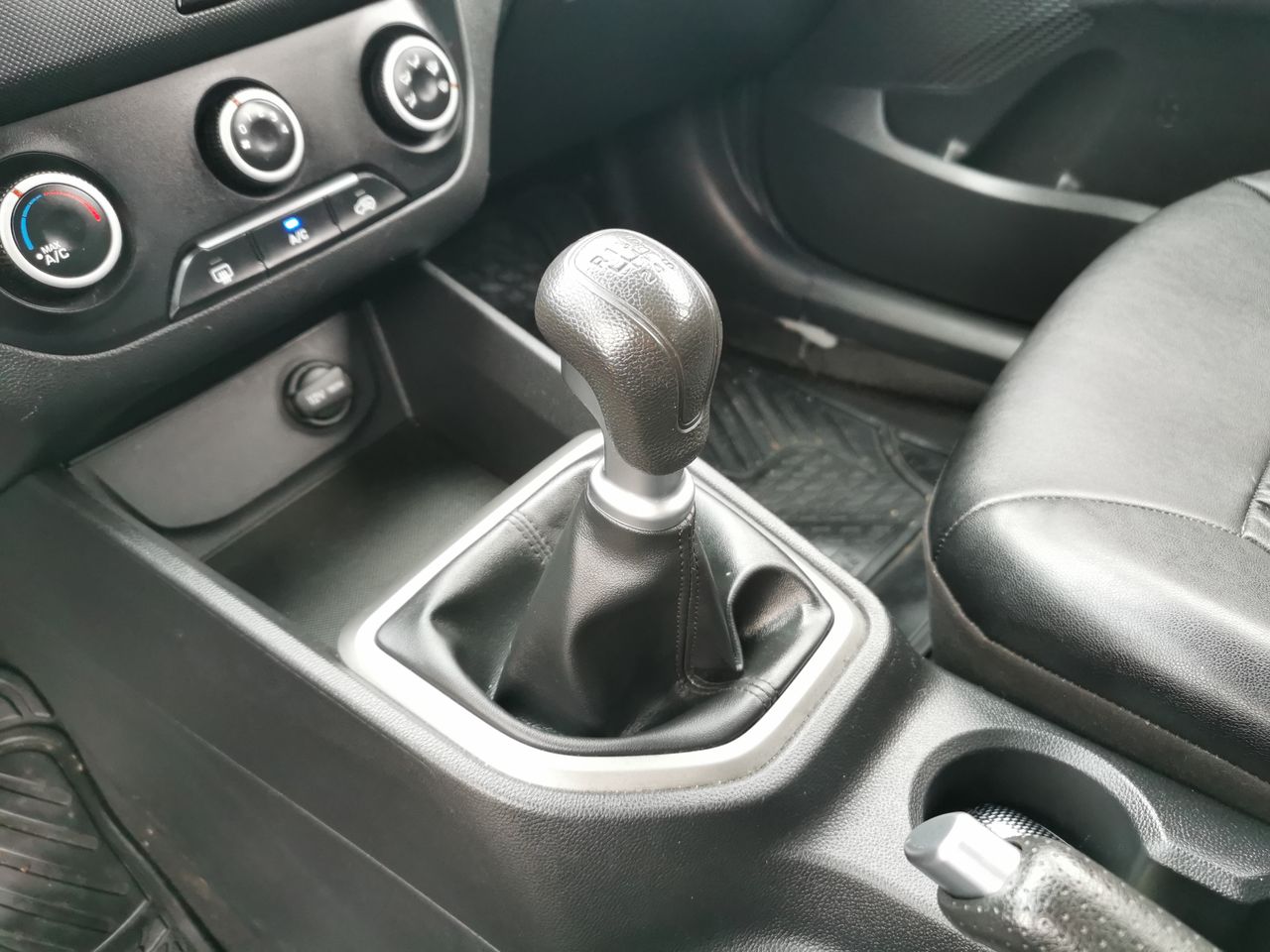 HYUNDAI - 32
