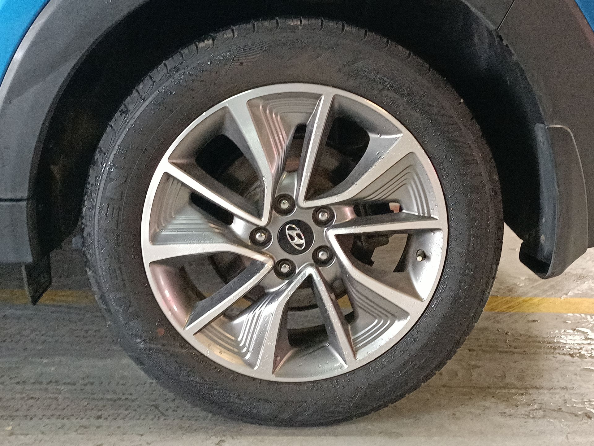 HYUNDAI - 17