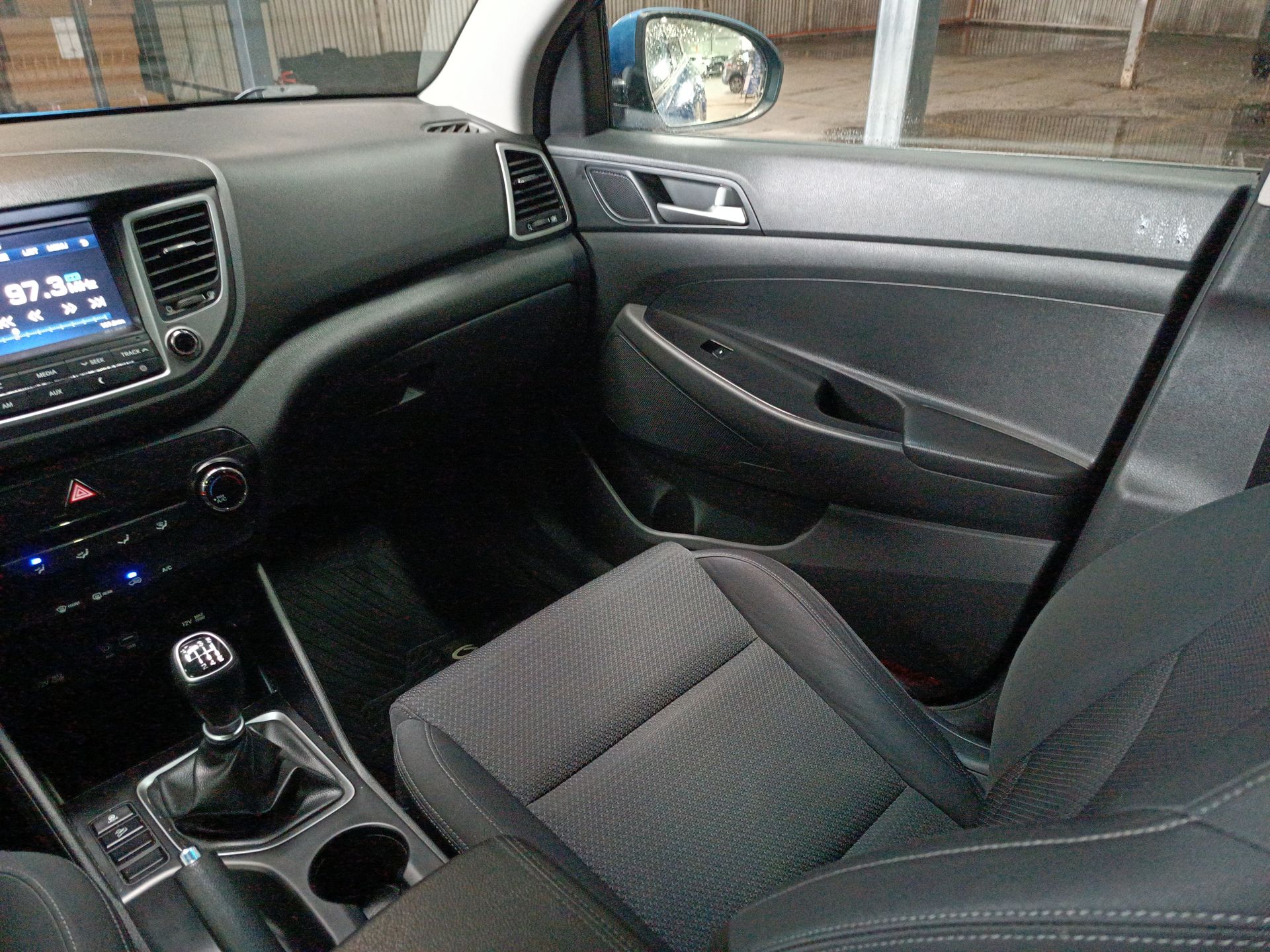 HYUNDAI - 10
