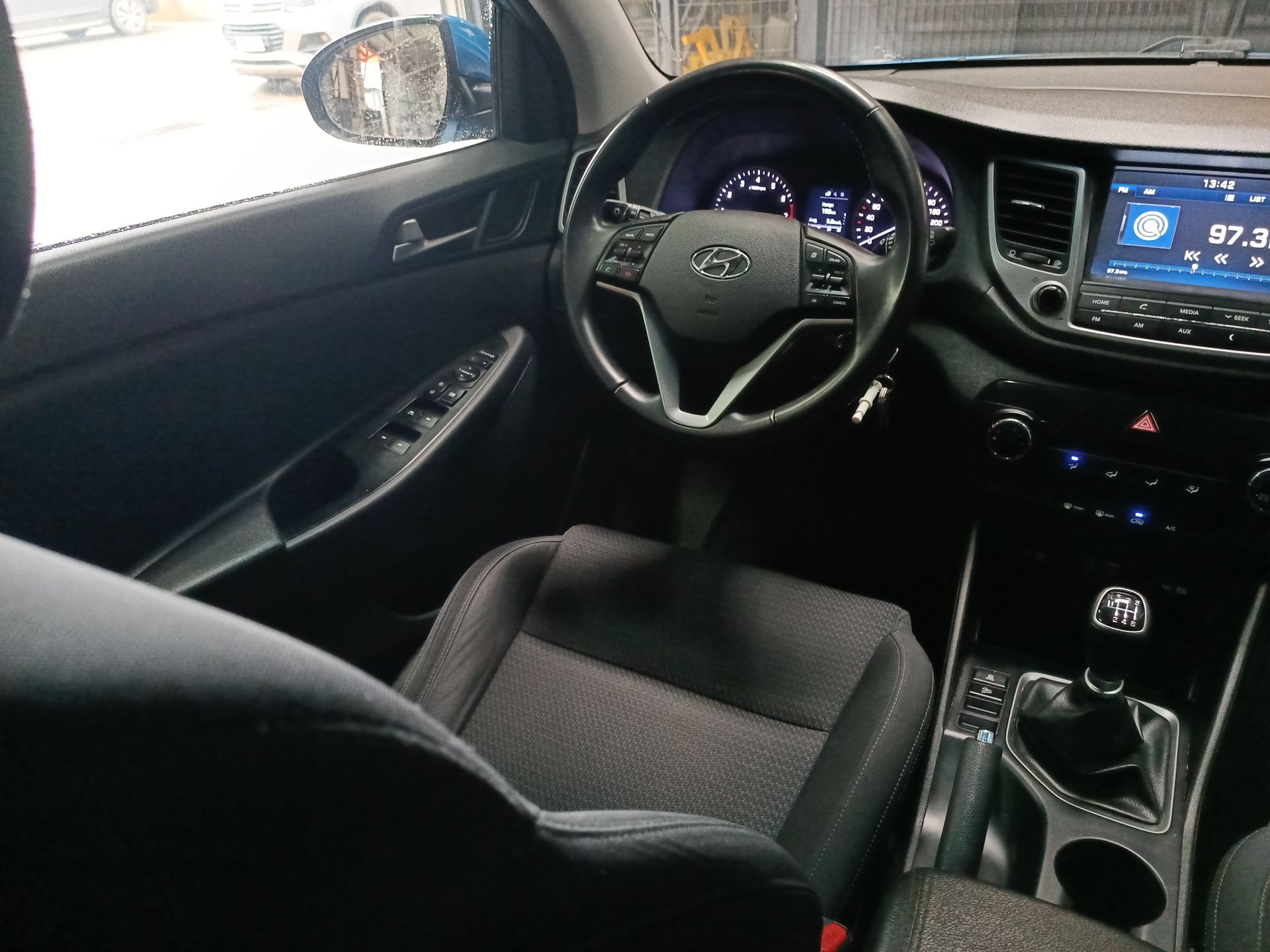 HYUNDAI - 16