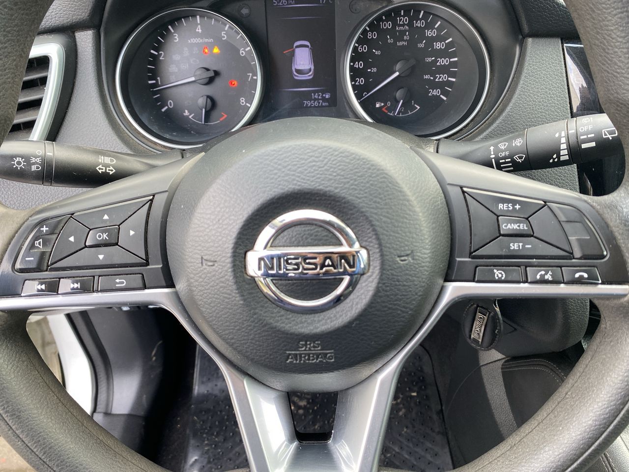 NISSAN - 24