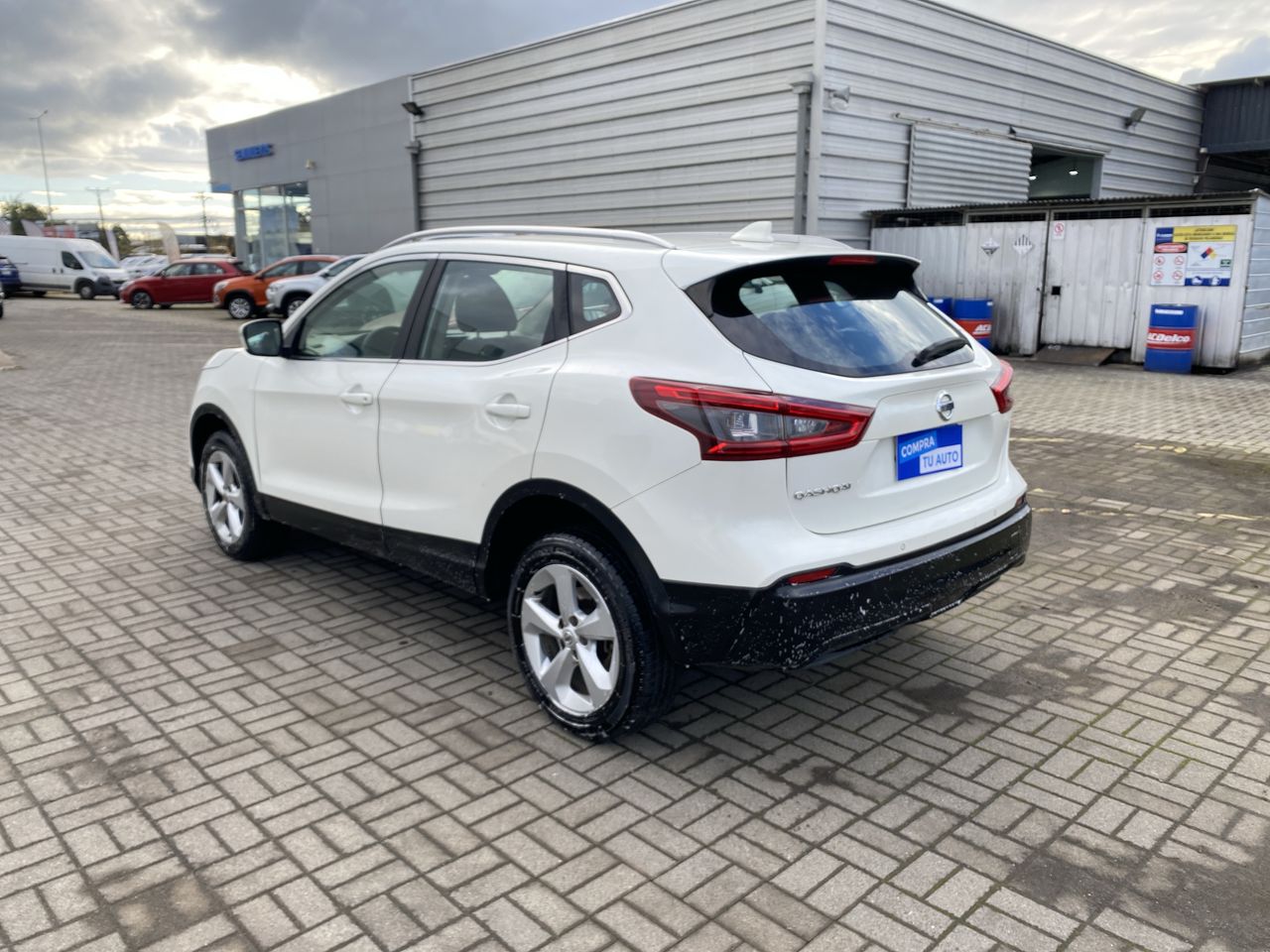 NISSAN - 5