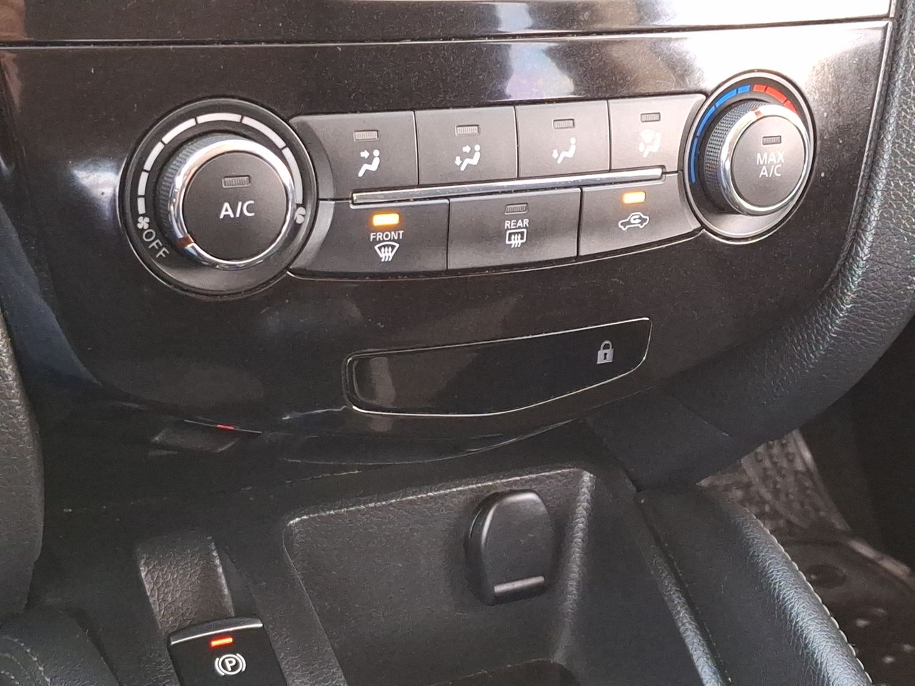 NISSAN - 26