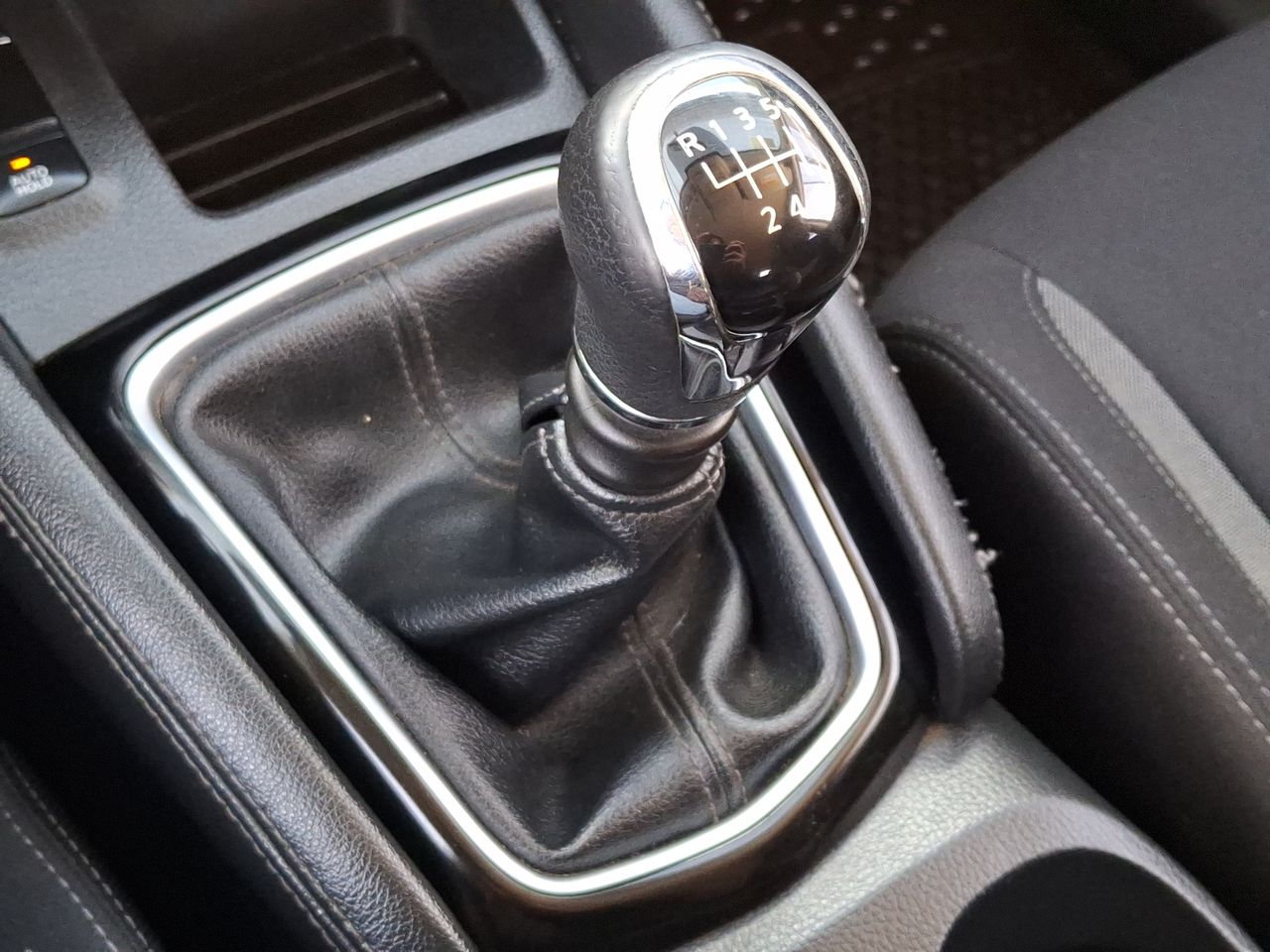 NISSAN - 27