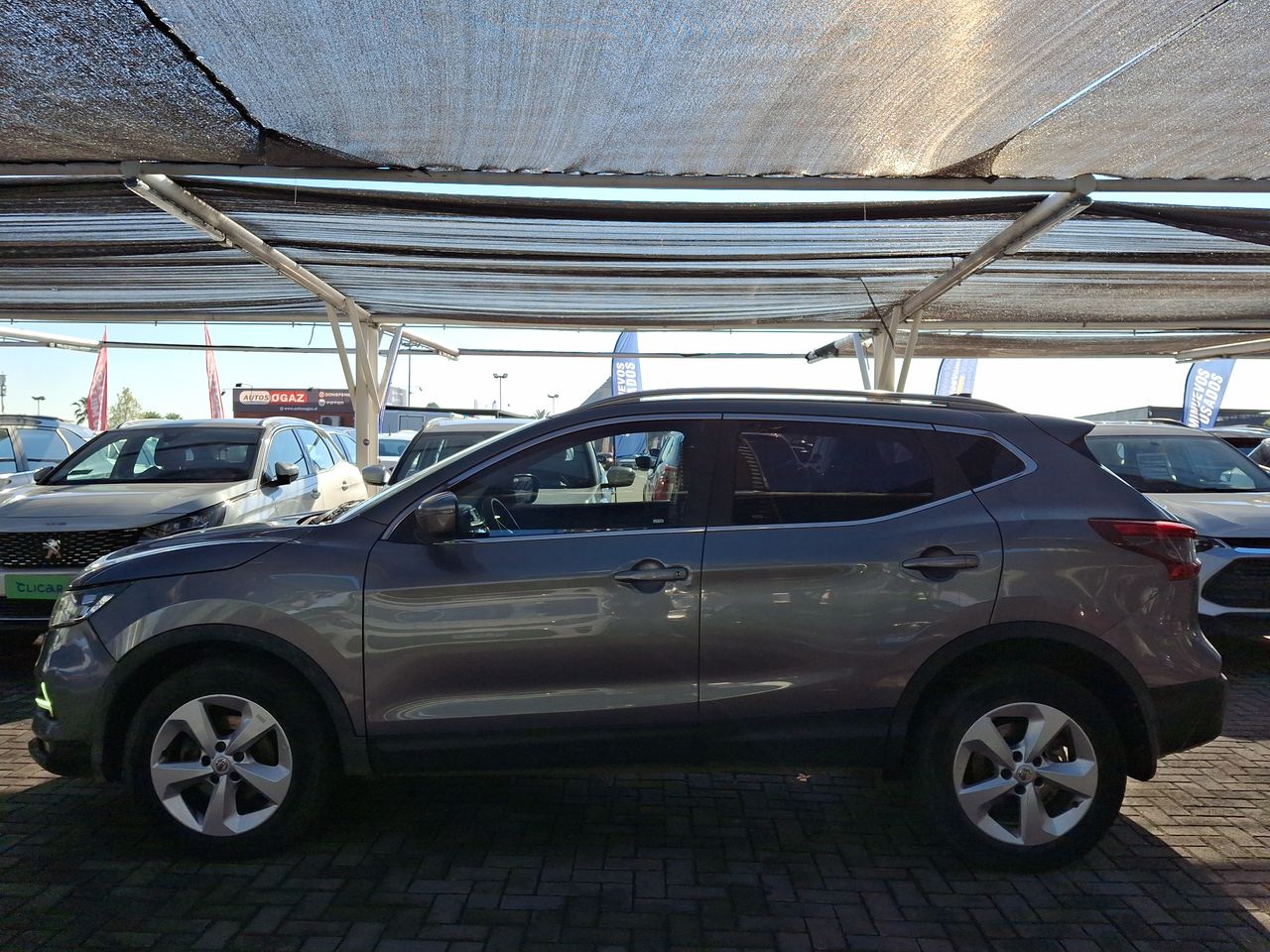 NISSAN - 4