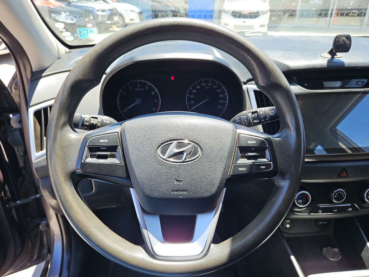 HYUNDAI - 25