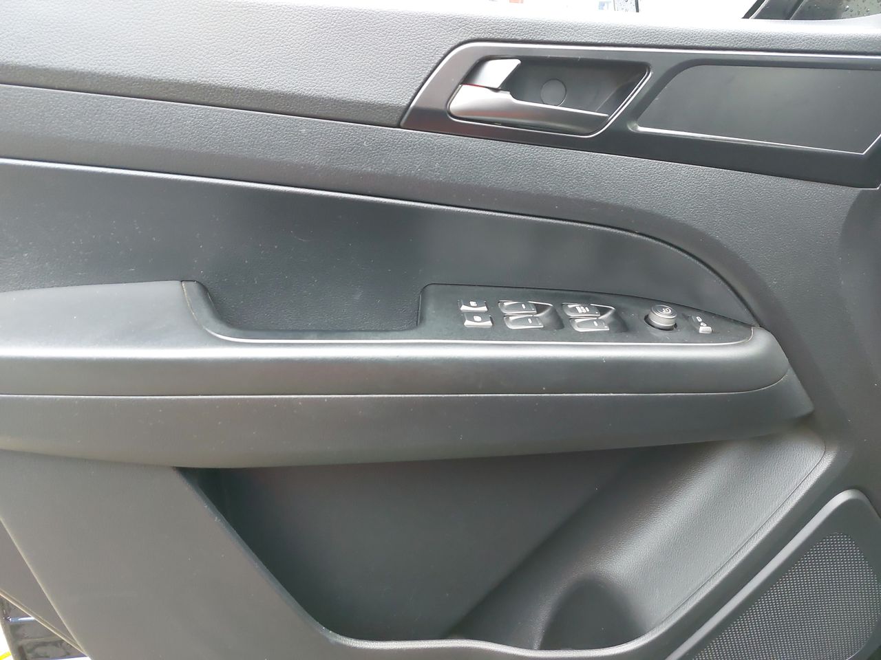 SSANGYONG - 21