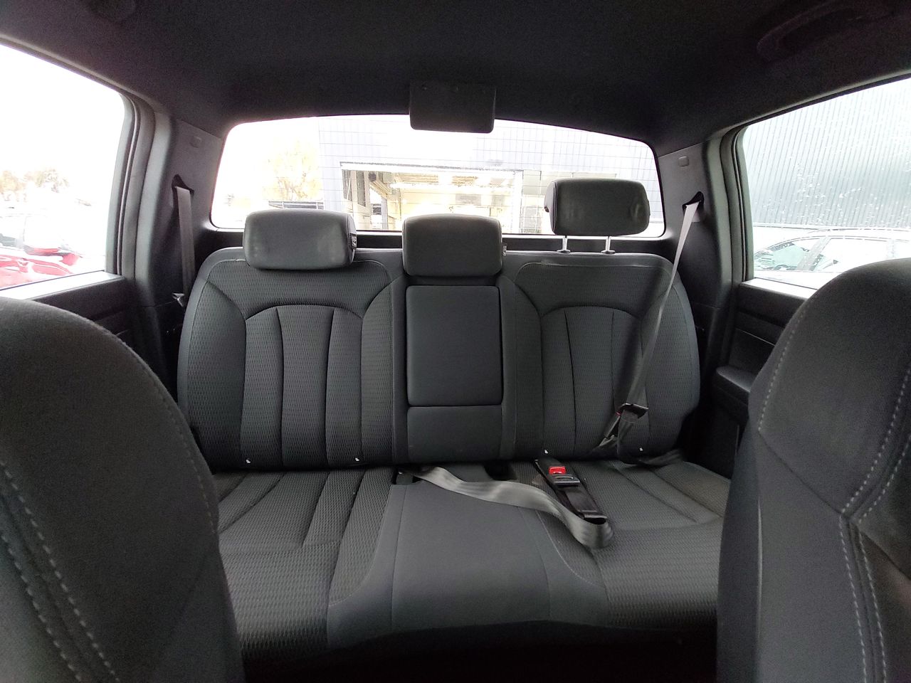 SSANGYONG - 12