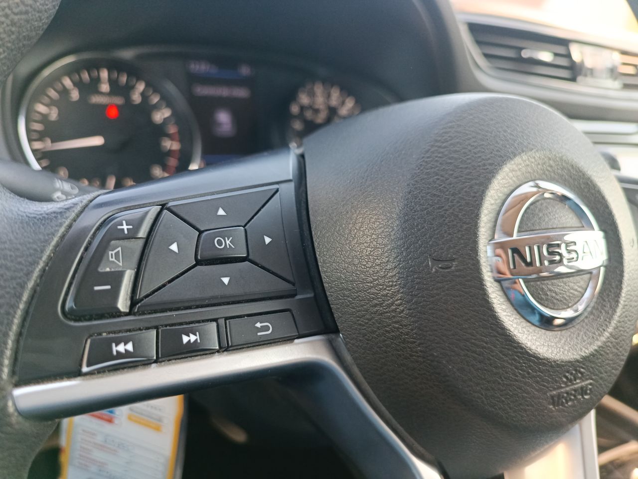 NISSAN - 26