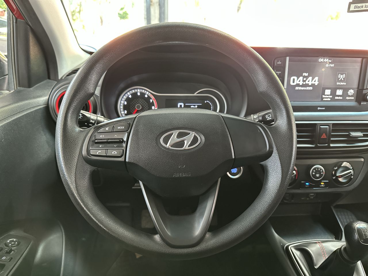 HYUNDAI - 25