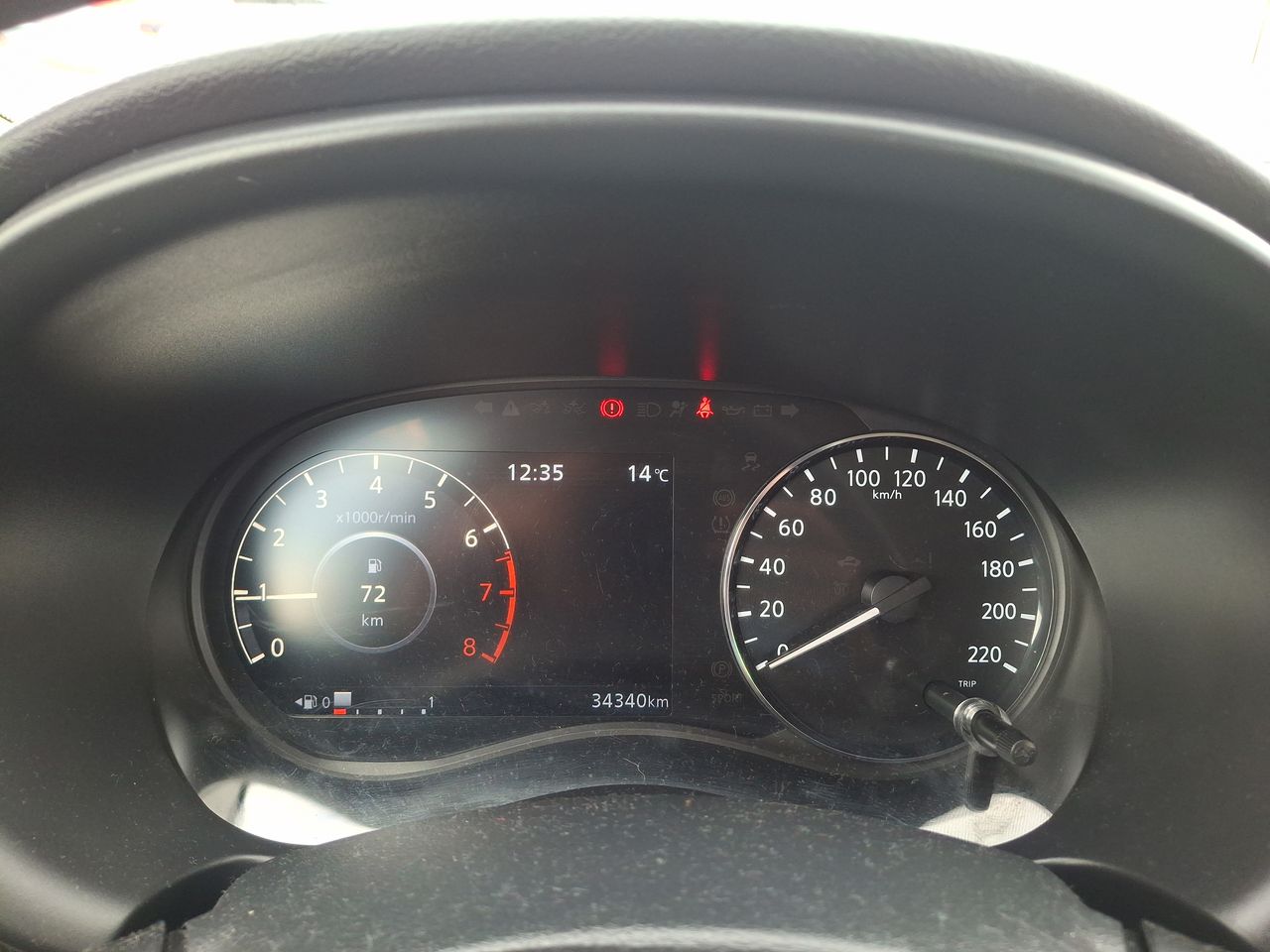 NISSAN - 25
