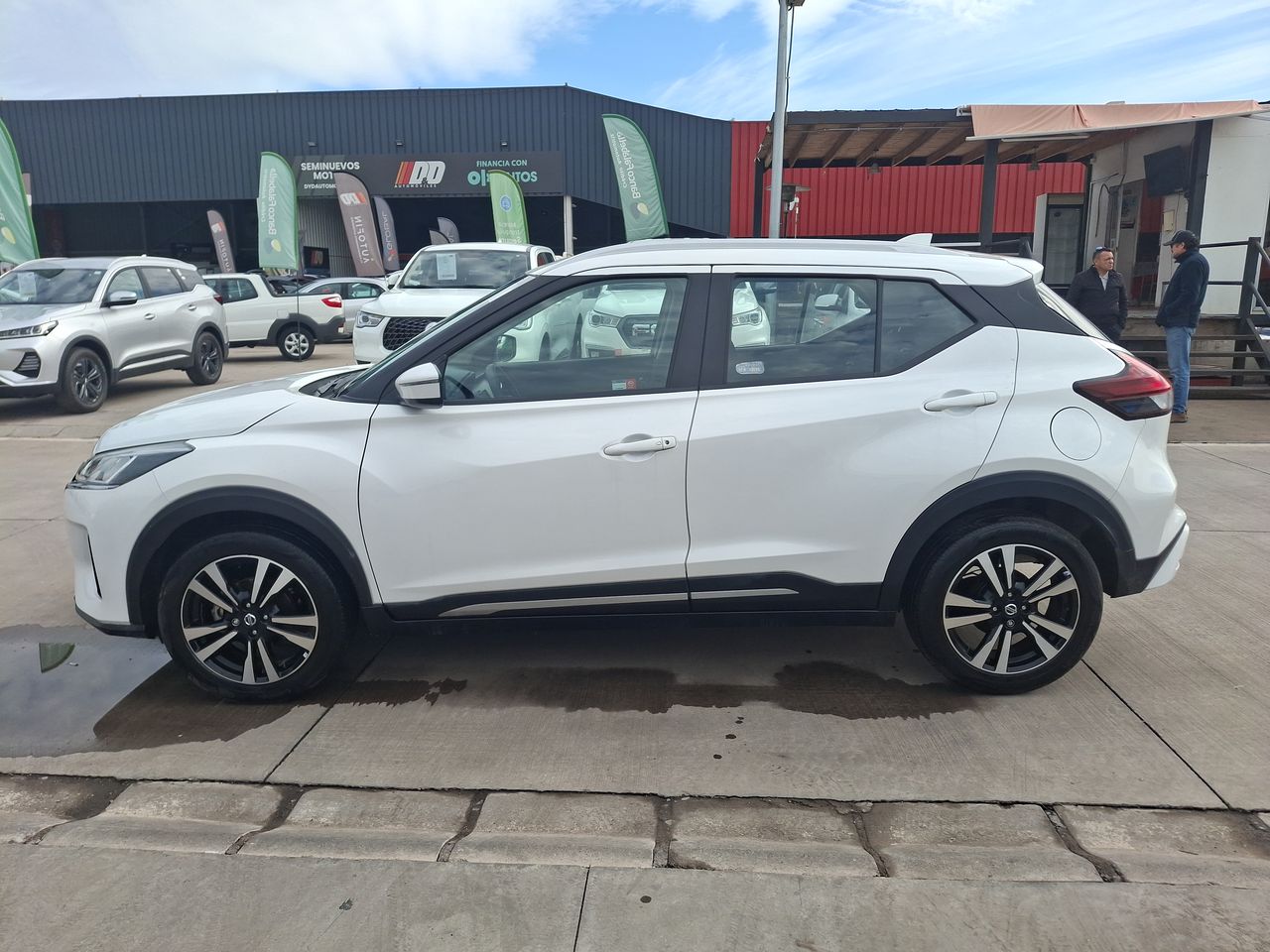 NISSAN - 4