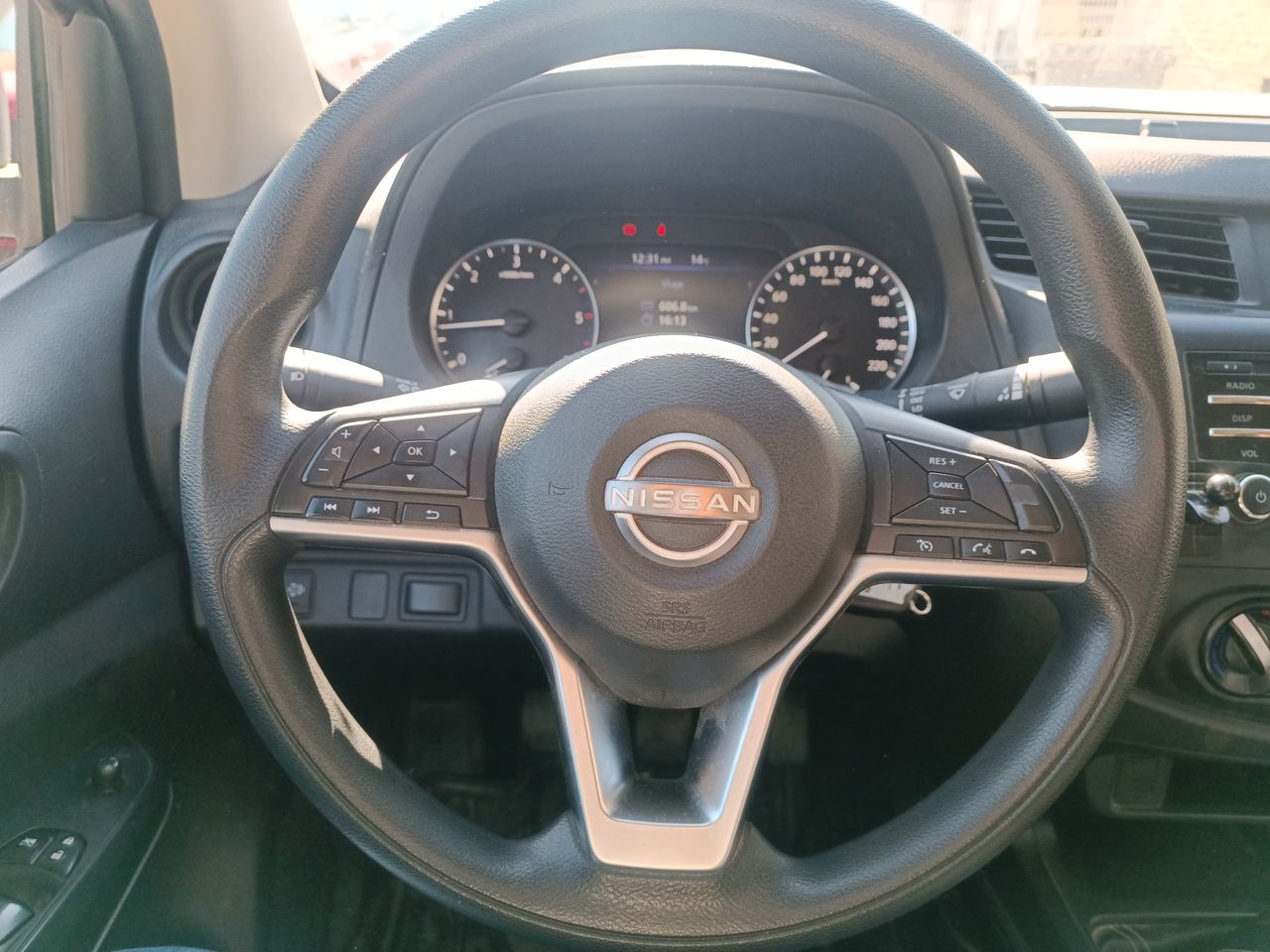 NISSAN - 25