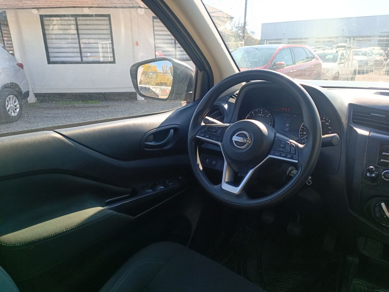 NISSAN - 16