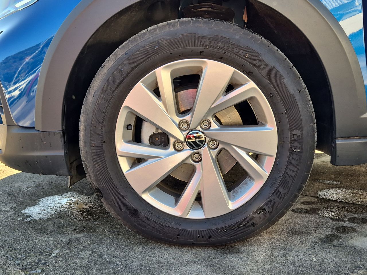 VOLKSWAGEN - 17