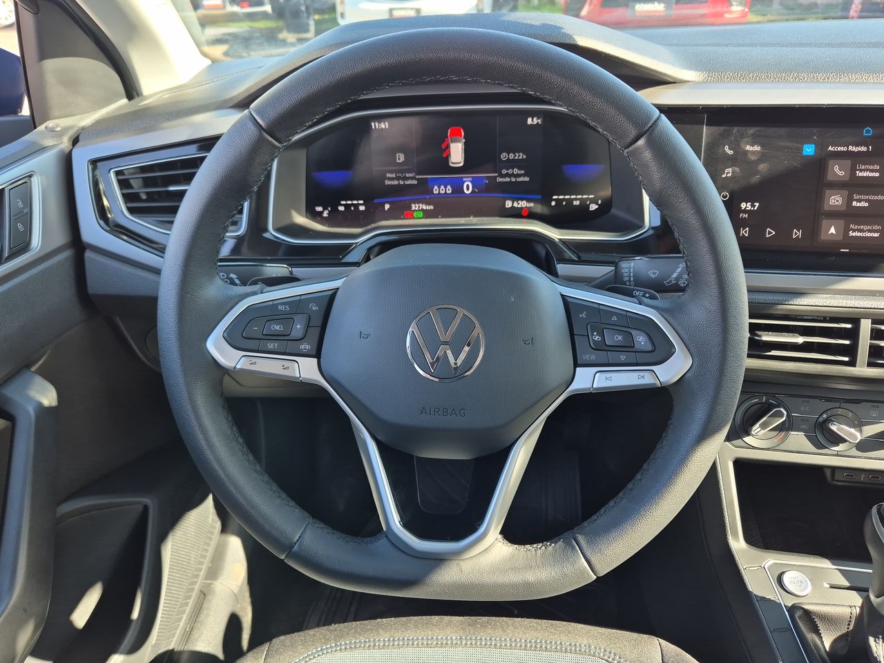 VOLKSWAGEN - 21