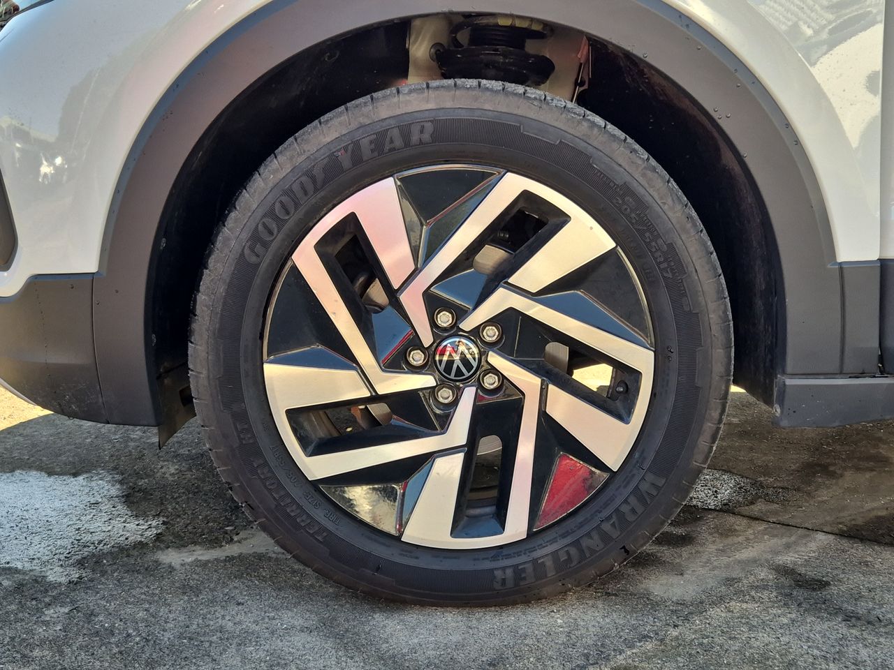 VOLKSWAGEN - 17