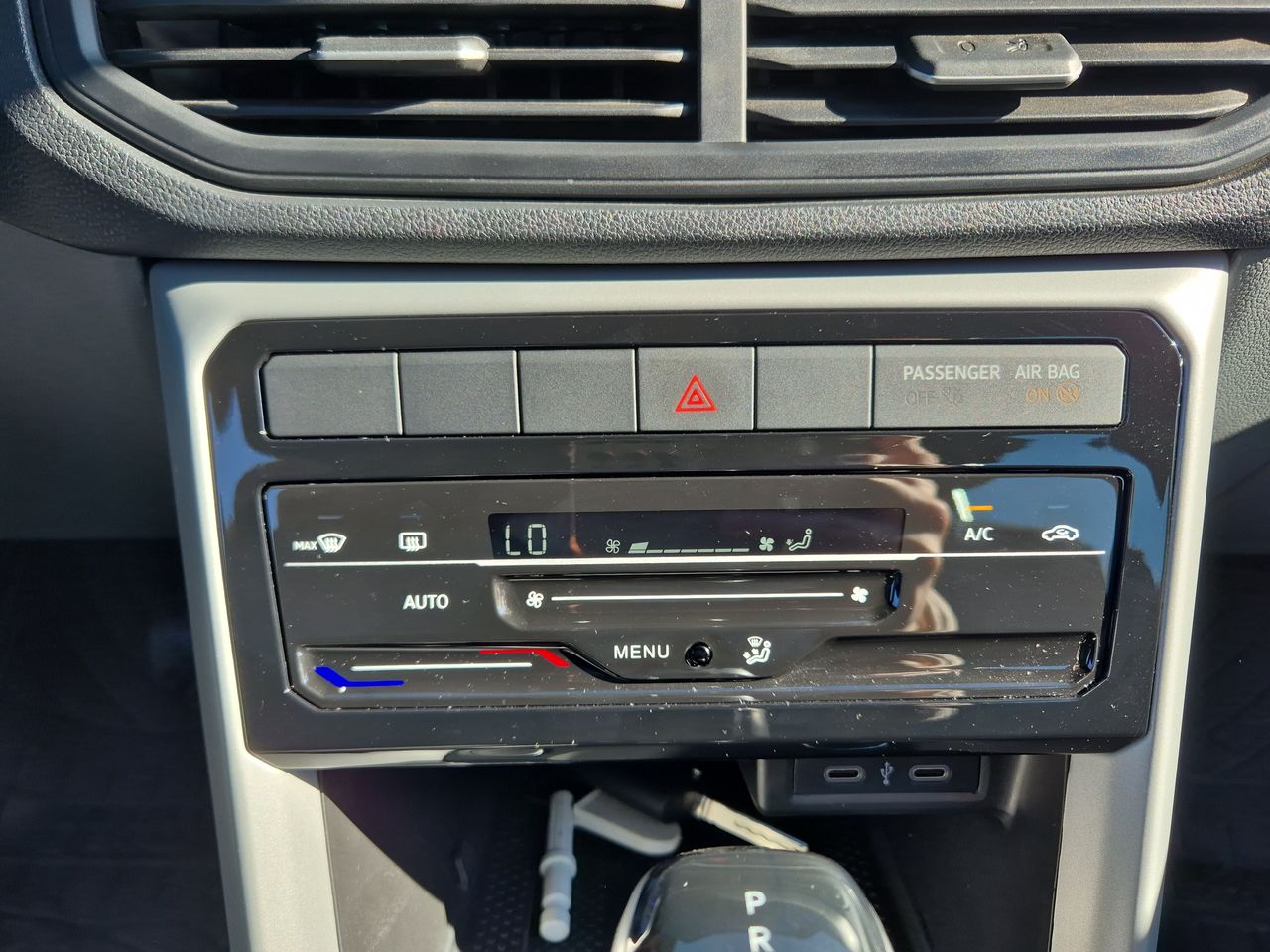 VOLKSWAGEN - 25