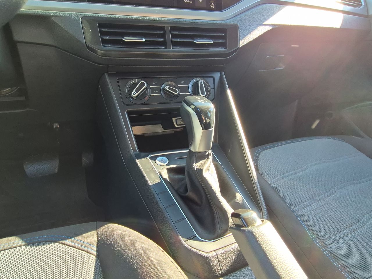 VOLKSWAGEN - 25