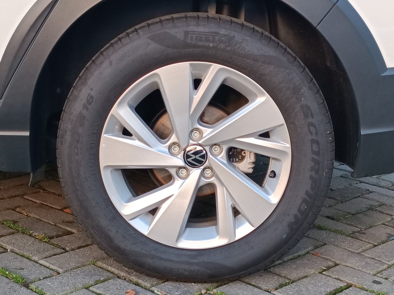VOLKSWAGEN - 17