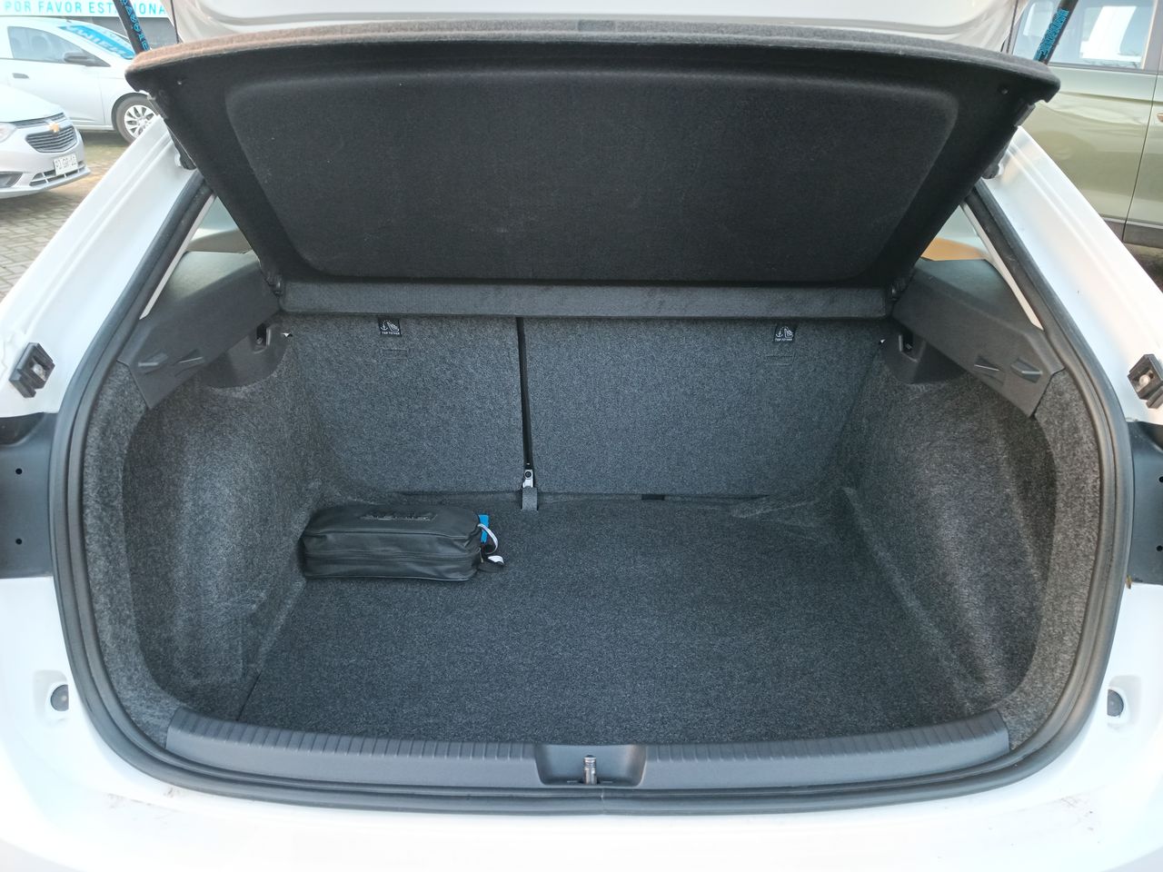 VOLKSWAGEN - 21