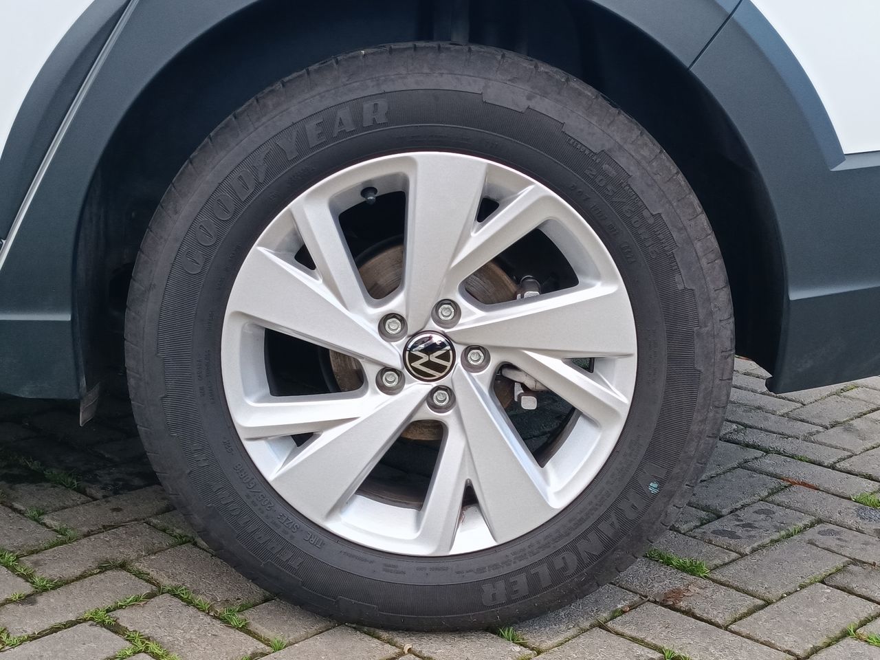 VOLKSWAGEN - 17