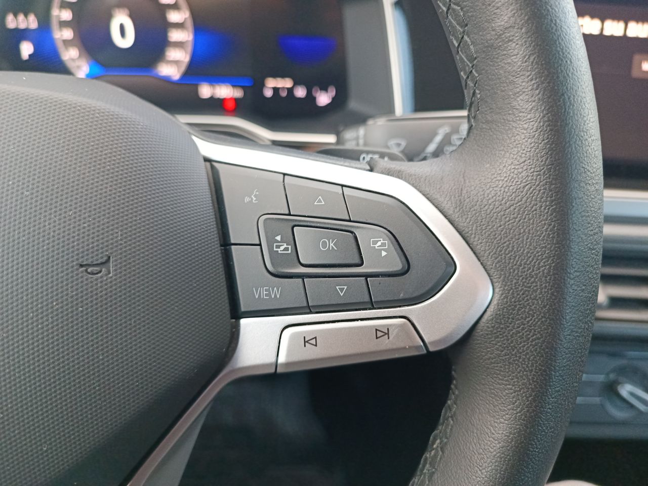 VOLKSWAGEN - 26
