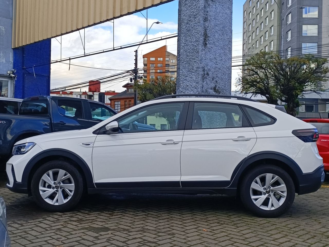 VOLKSWAGEN - 4
