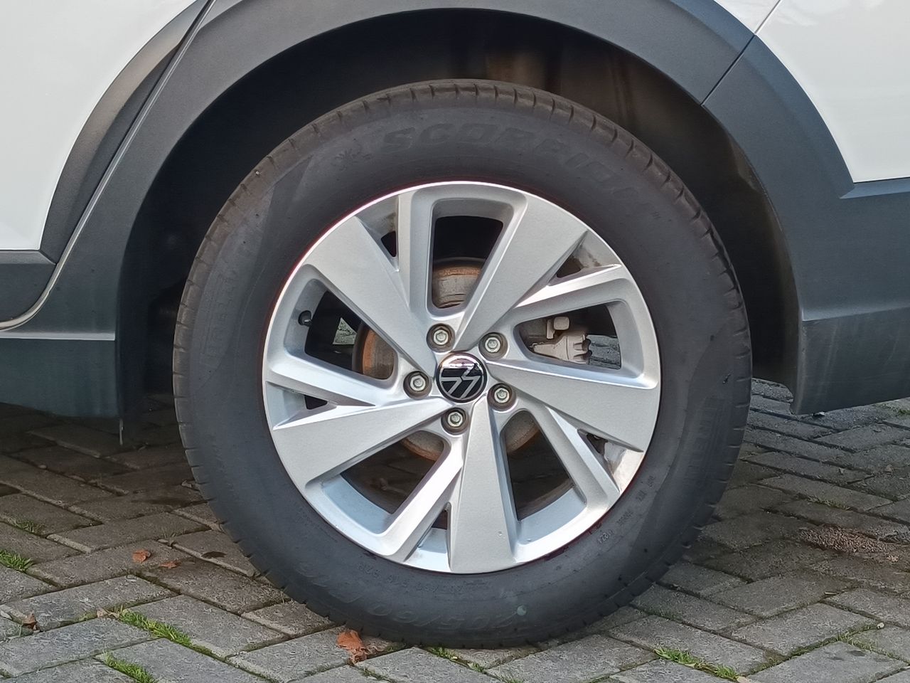 VOLKSWAGEN - 17