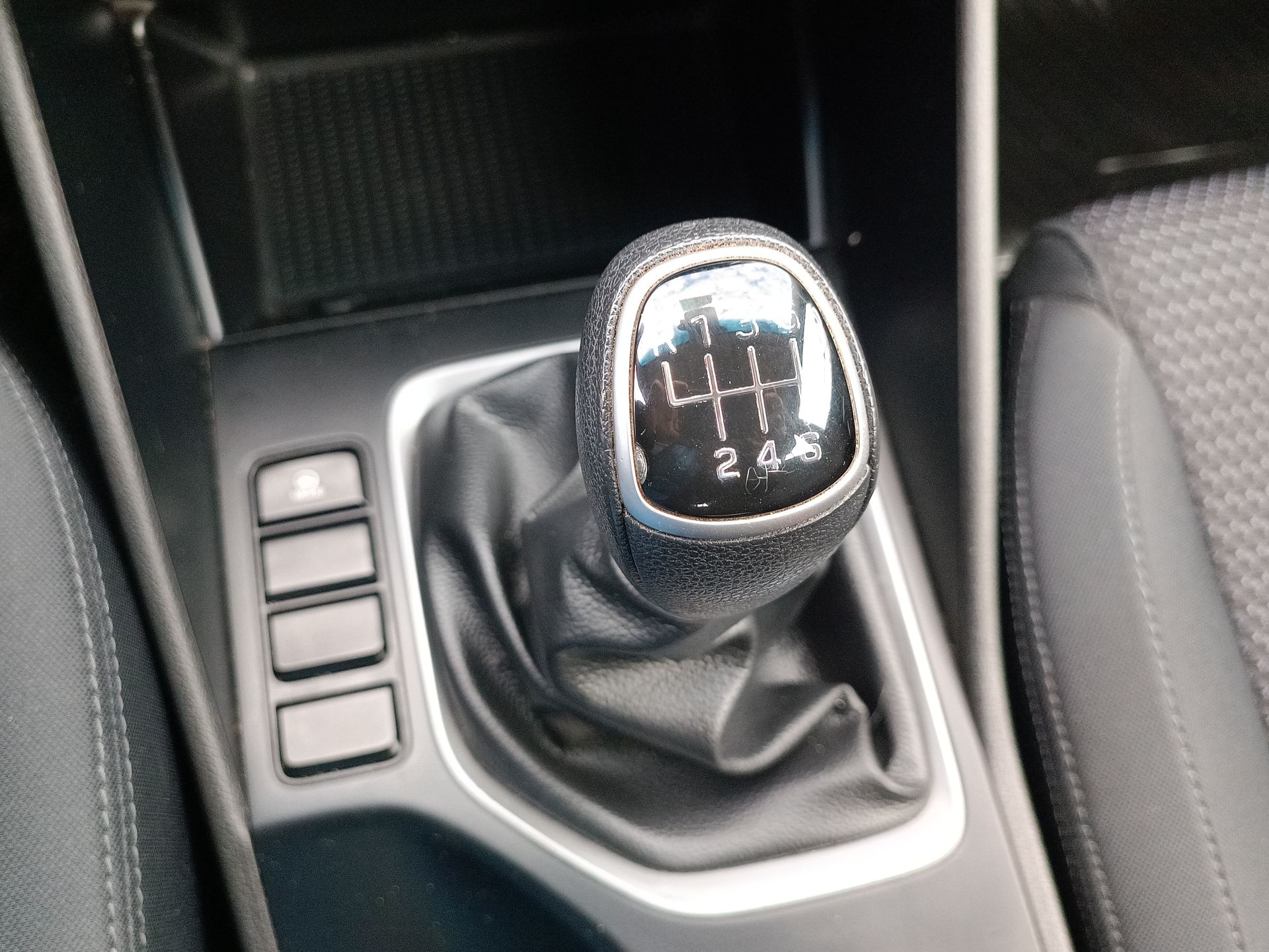 HYUNDAI - 26