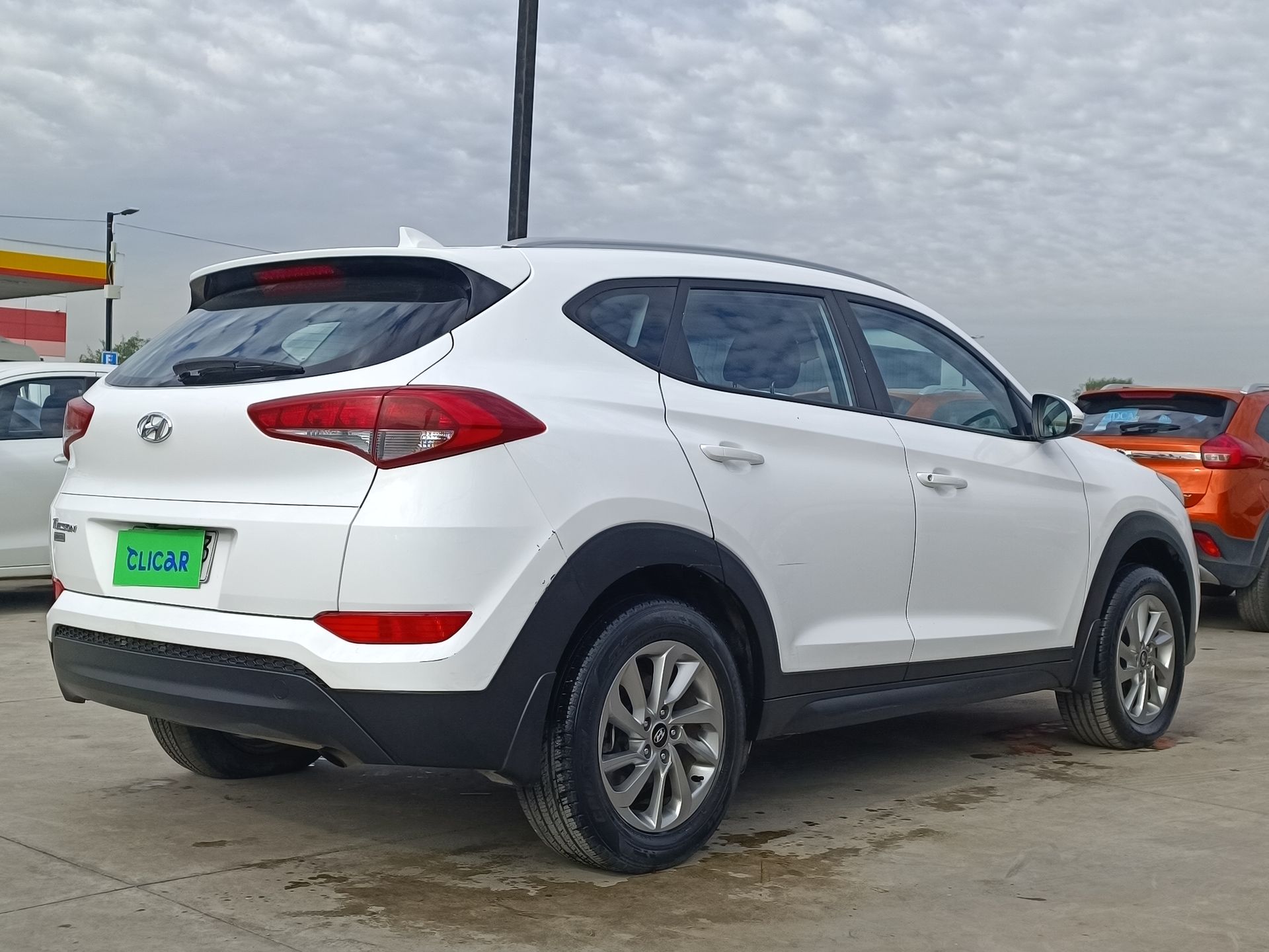 HYUNDAI - 7