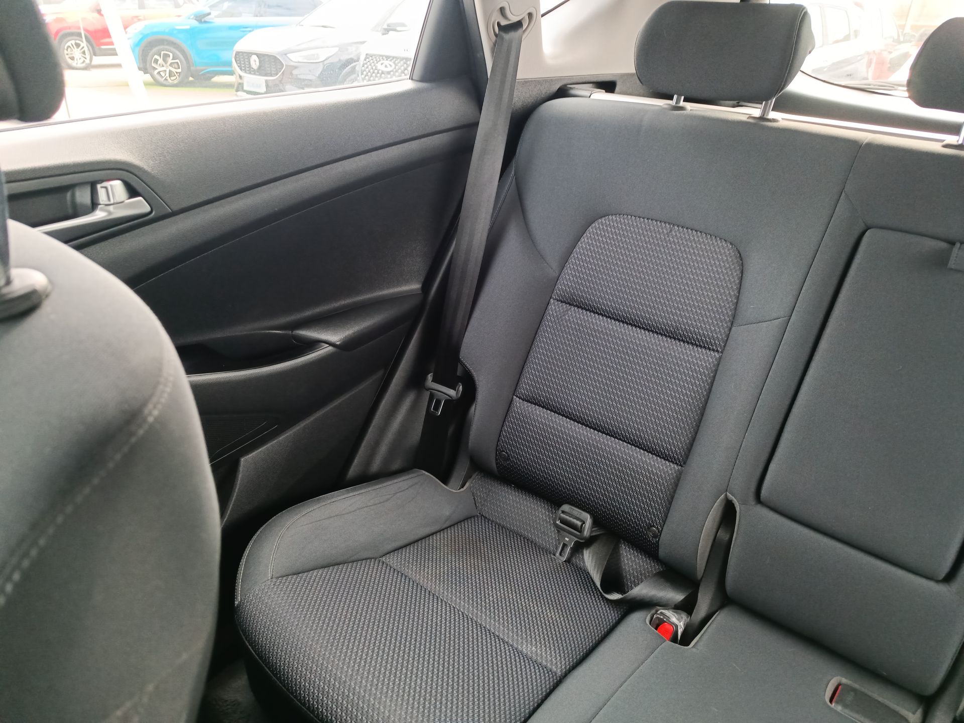 HYUNDAI - 12