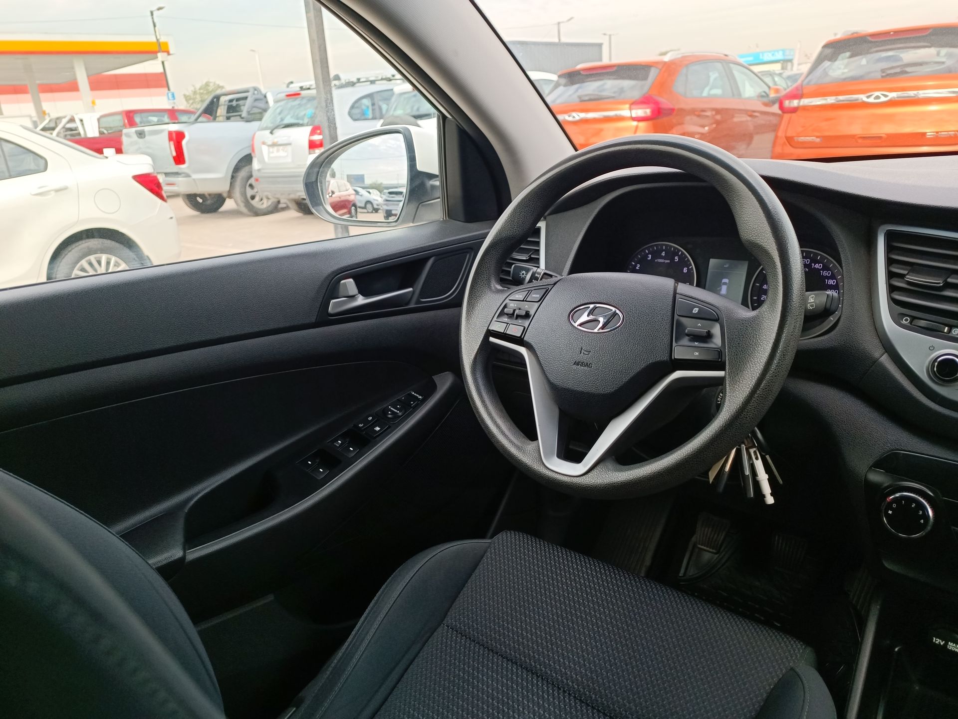 HYUNDAI - 16