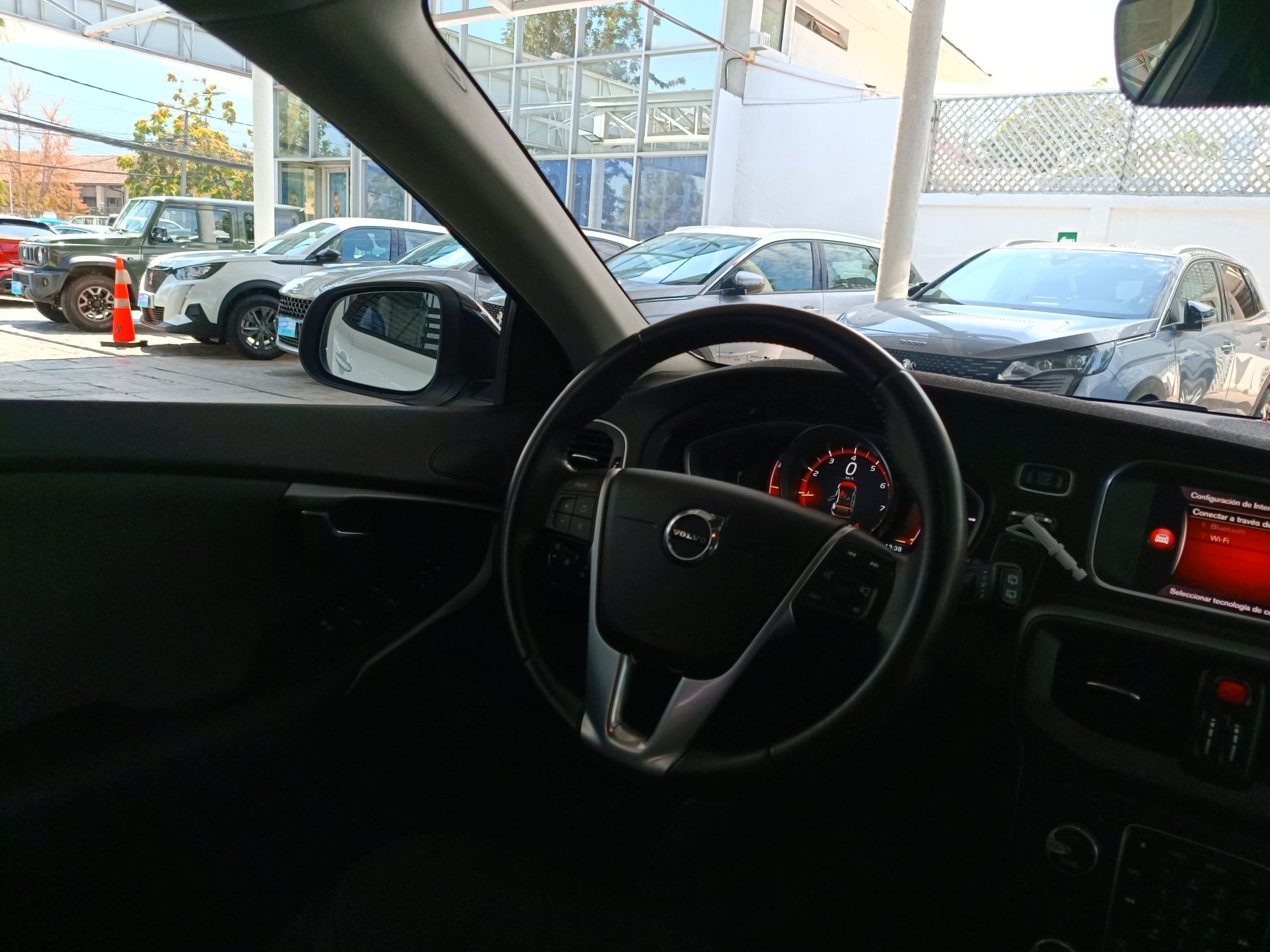 VOLVO - 16