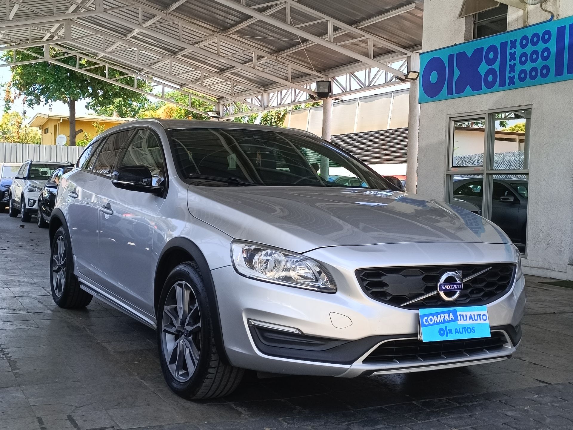 VOLVO V60 CROSS COUNTRY