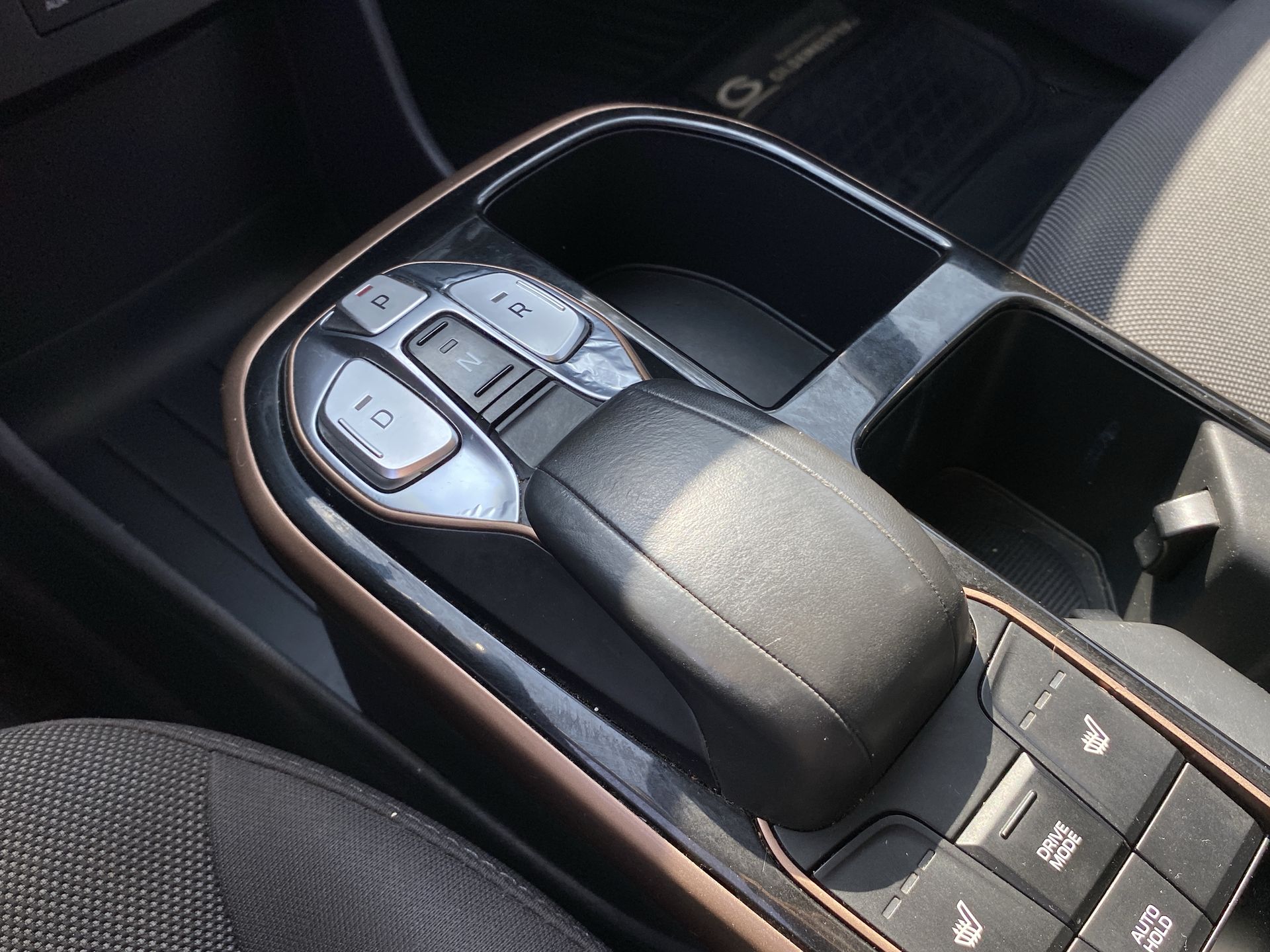 HYUNDAI - 26
