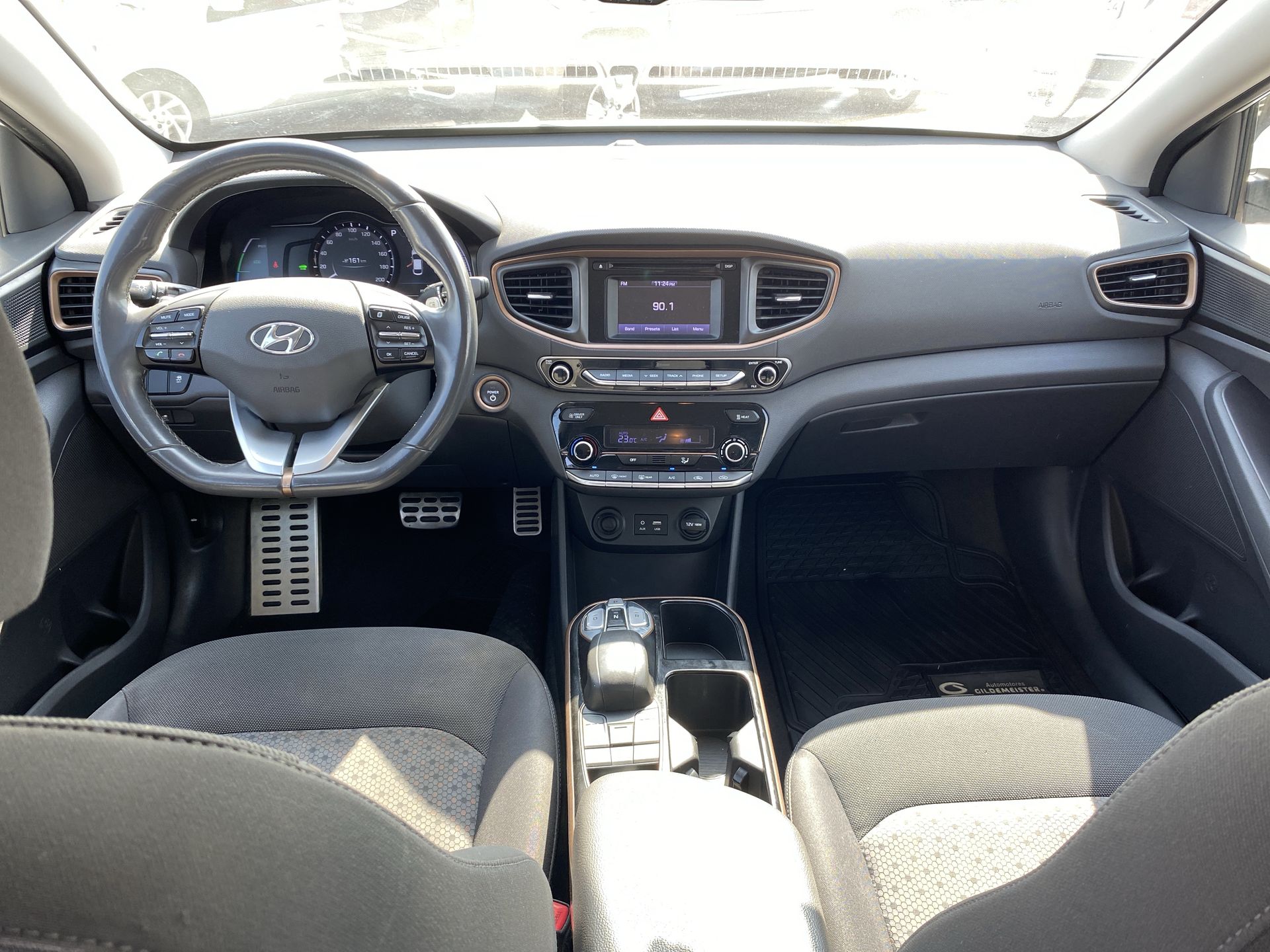 HYUNDAI - 27