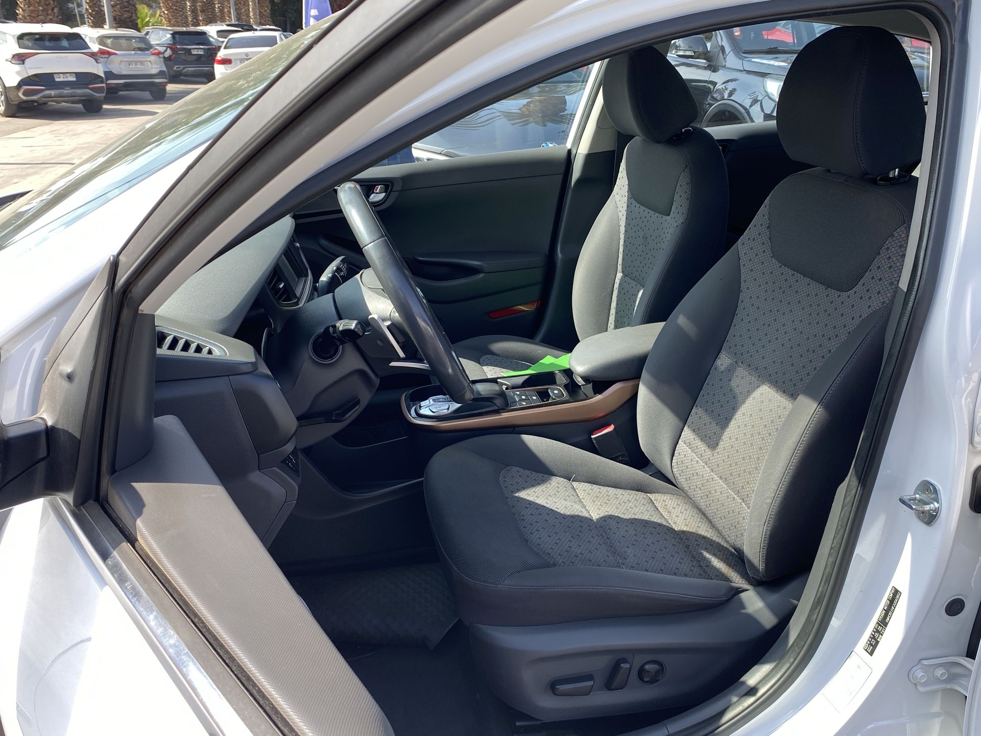 HYUNDAI - 18