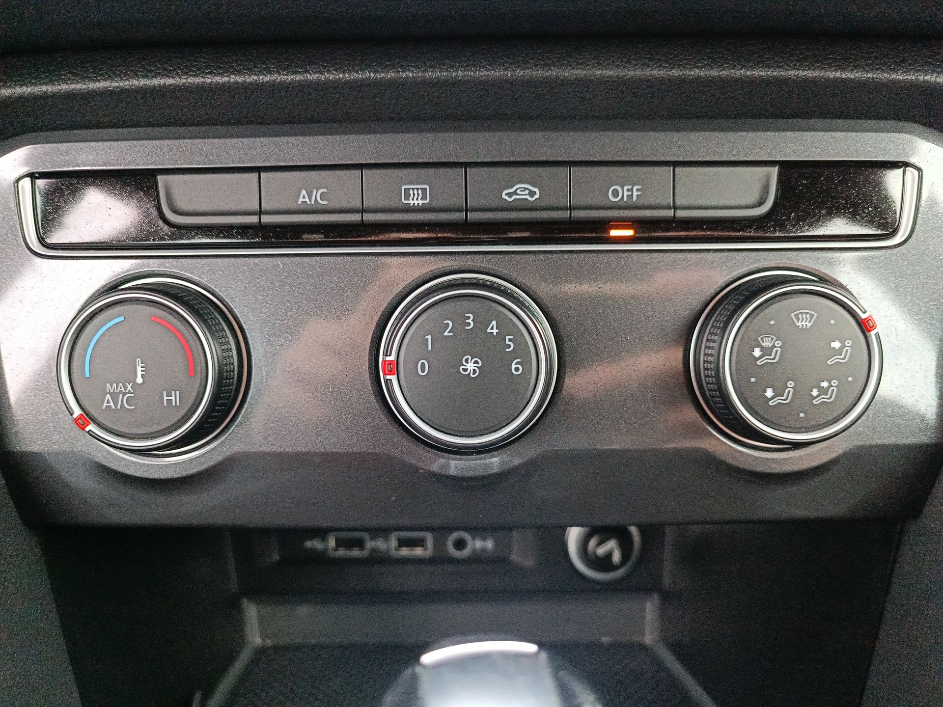VOLKSWAGEN - 25
