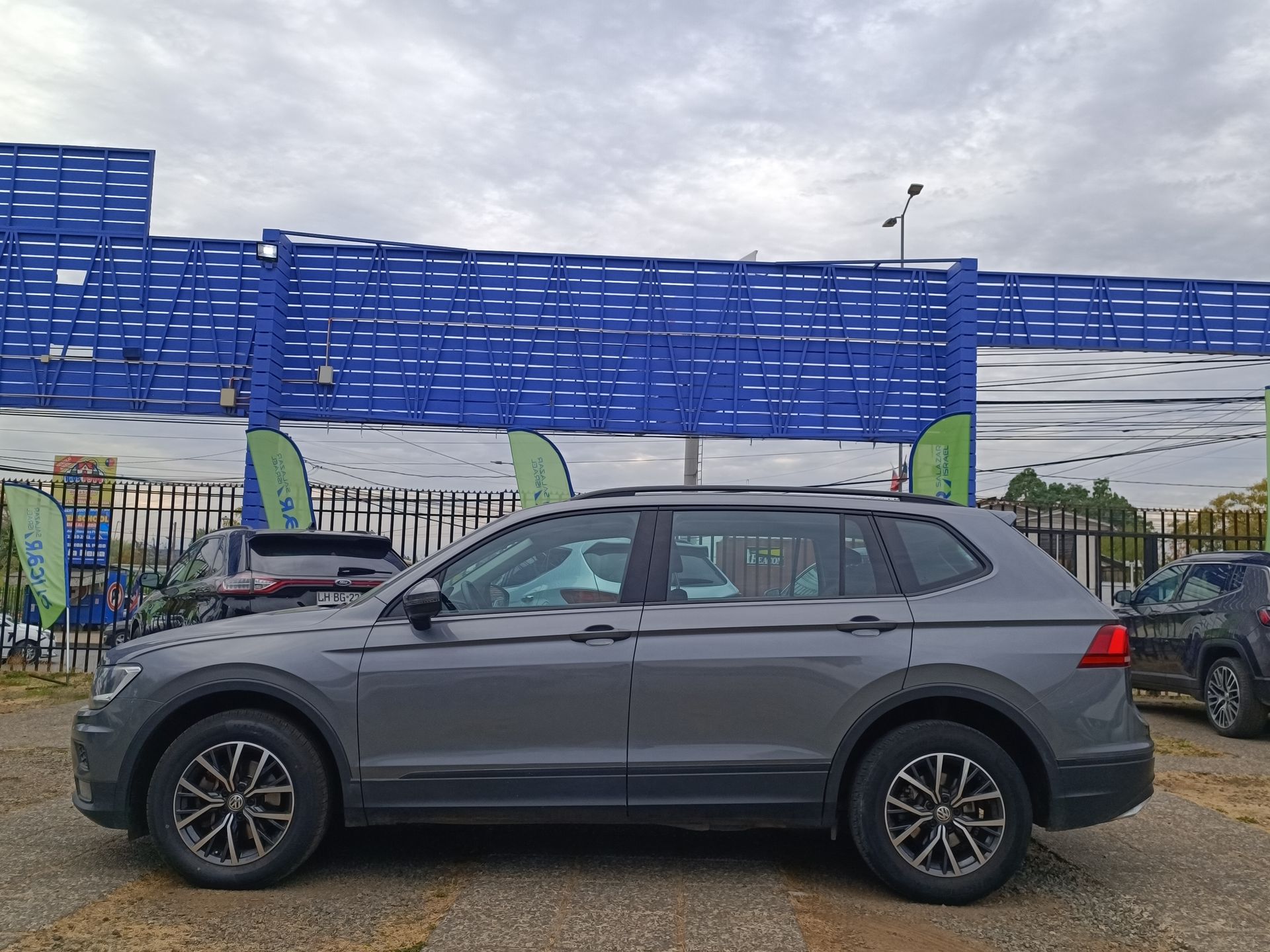 VOLKSWAGEN - 4