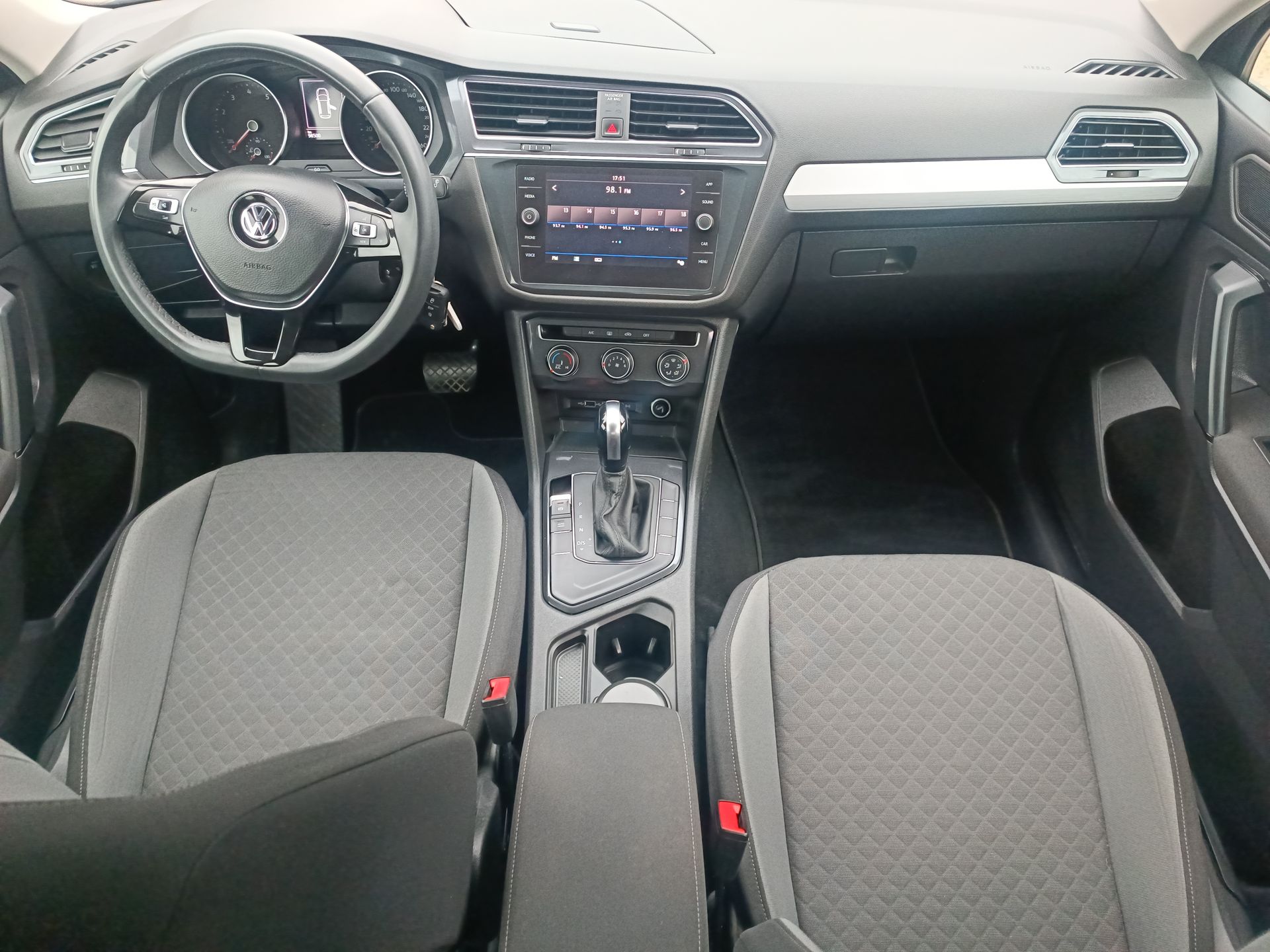 VOLKSWAGEN - 9
