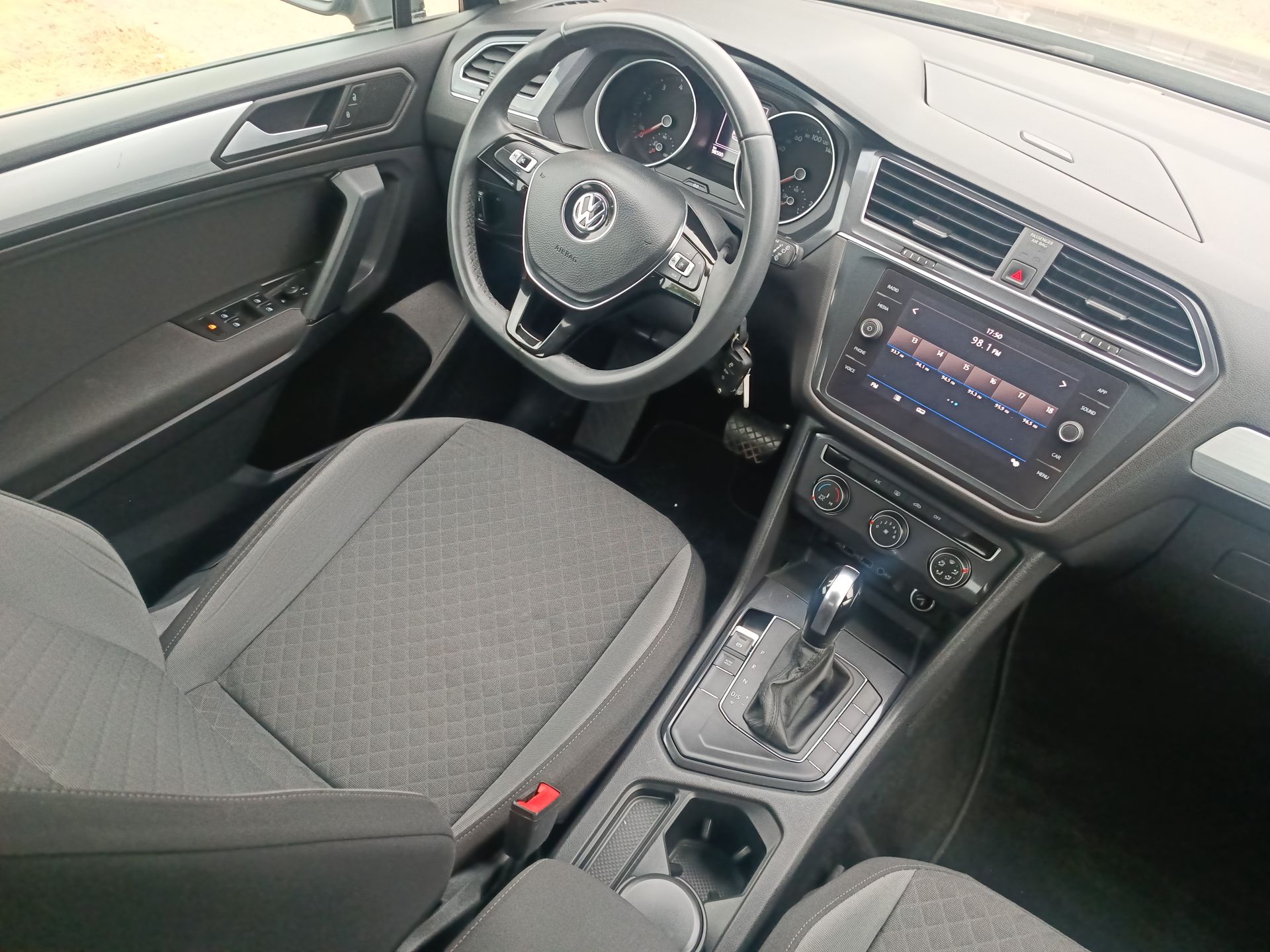 VOLKSWAGEN - 16