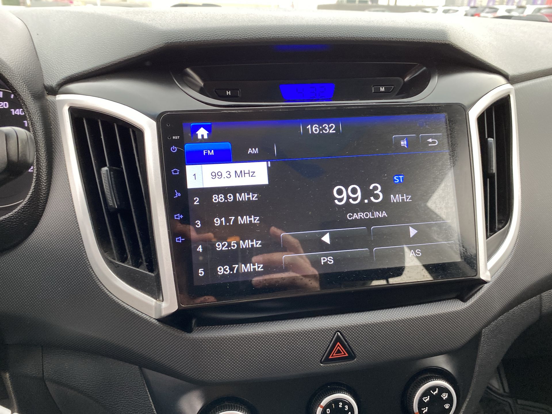 HYUNDAI - 23