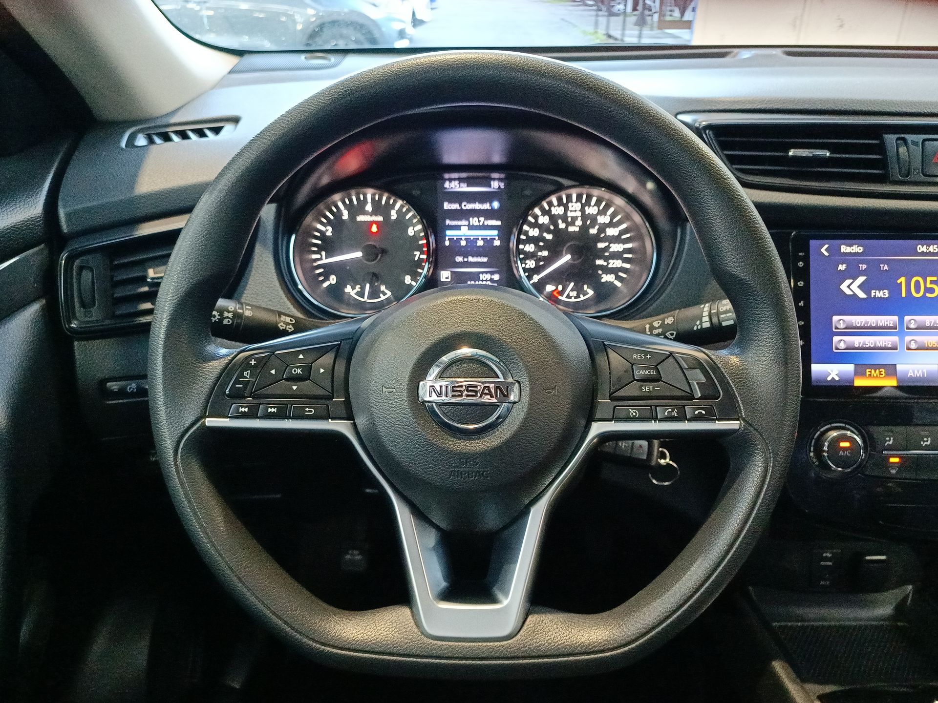 NISSAN - 21