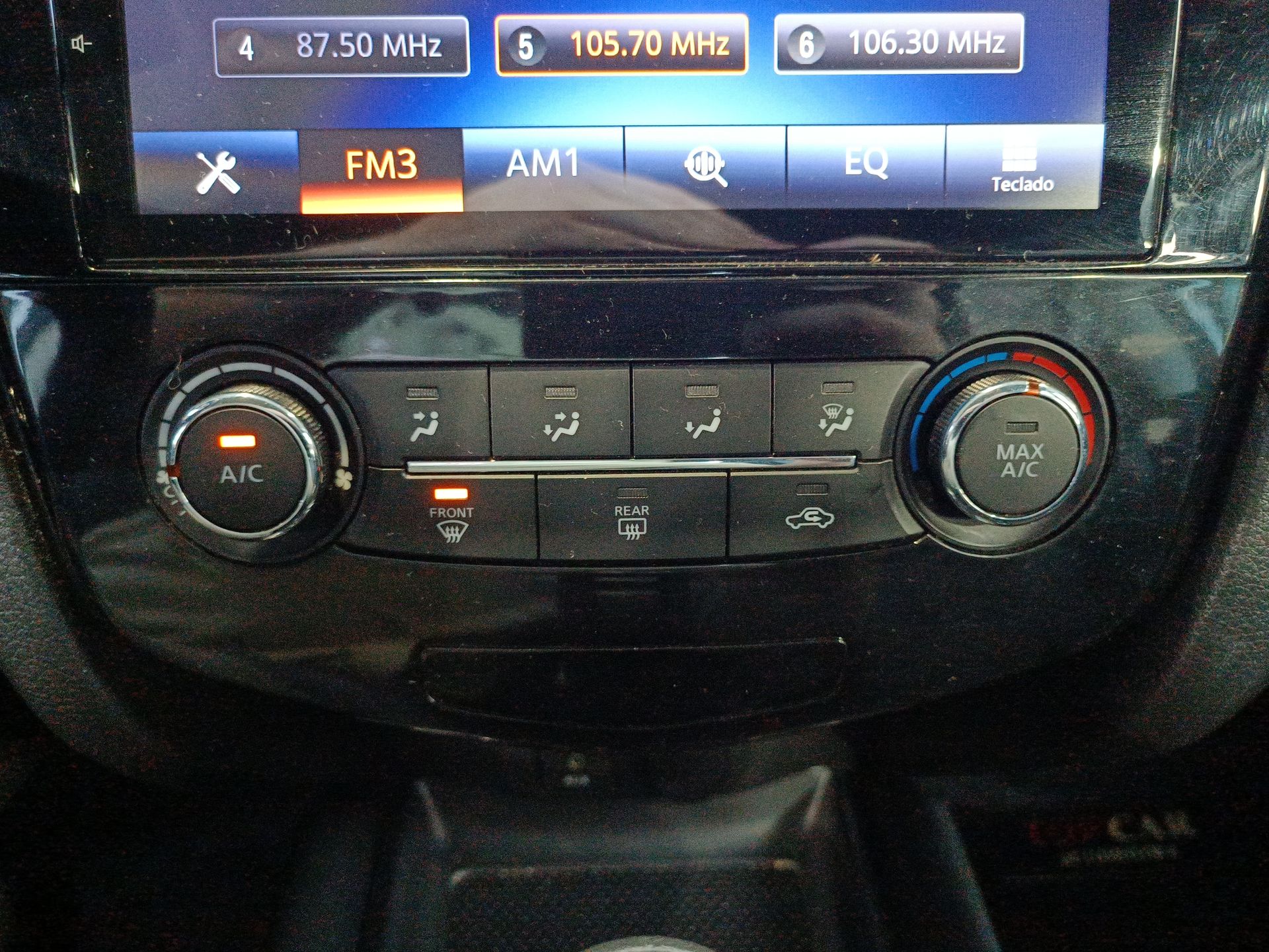 NISSAN - 24