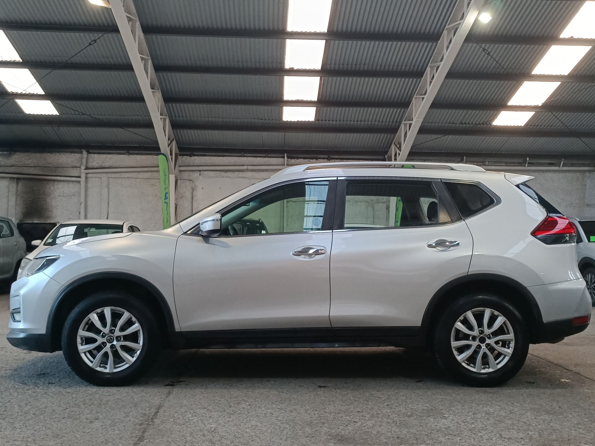 NISSAN - 4