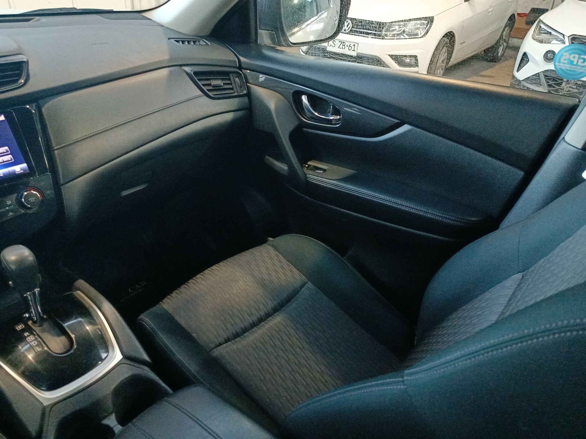 NISSAN - 10