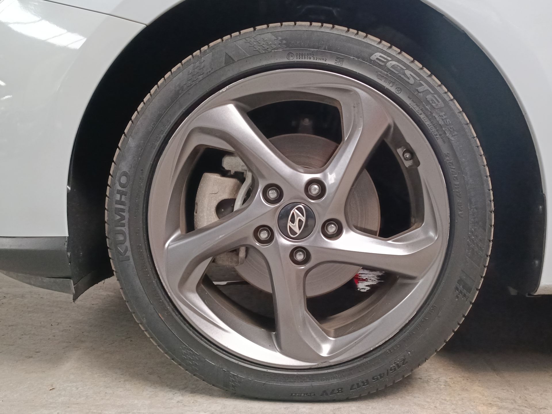 HYUNDAI - 17