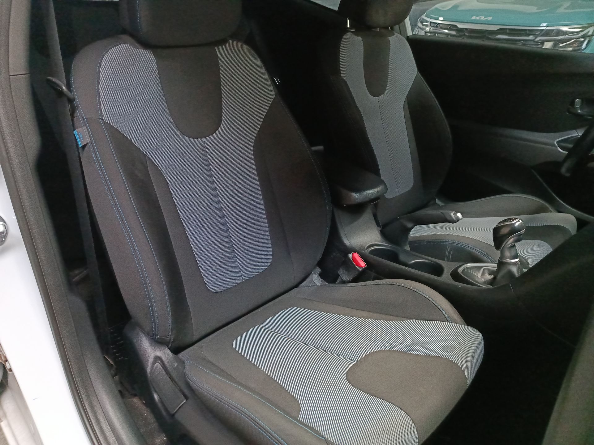 HYUNDAI - 29