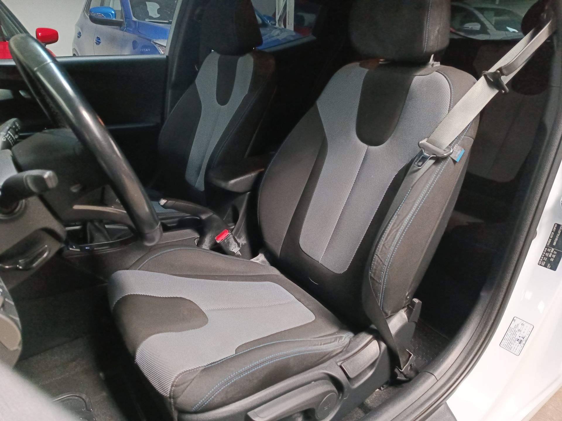 HYUNDAI - 18